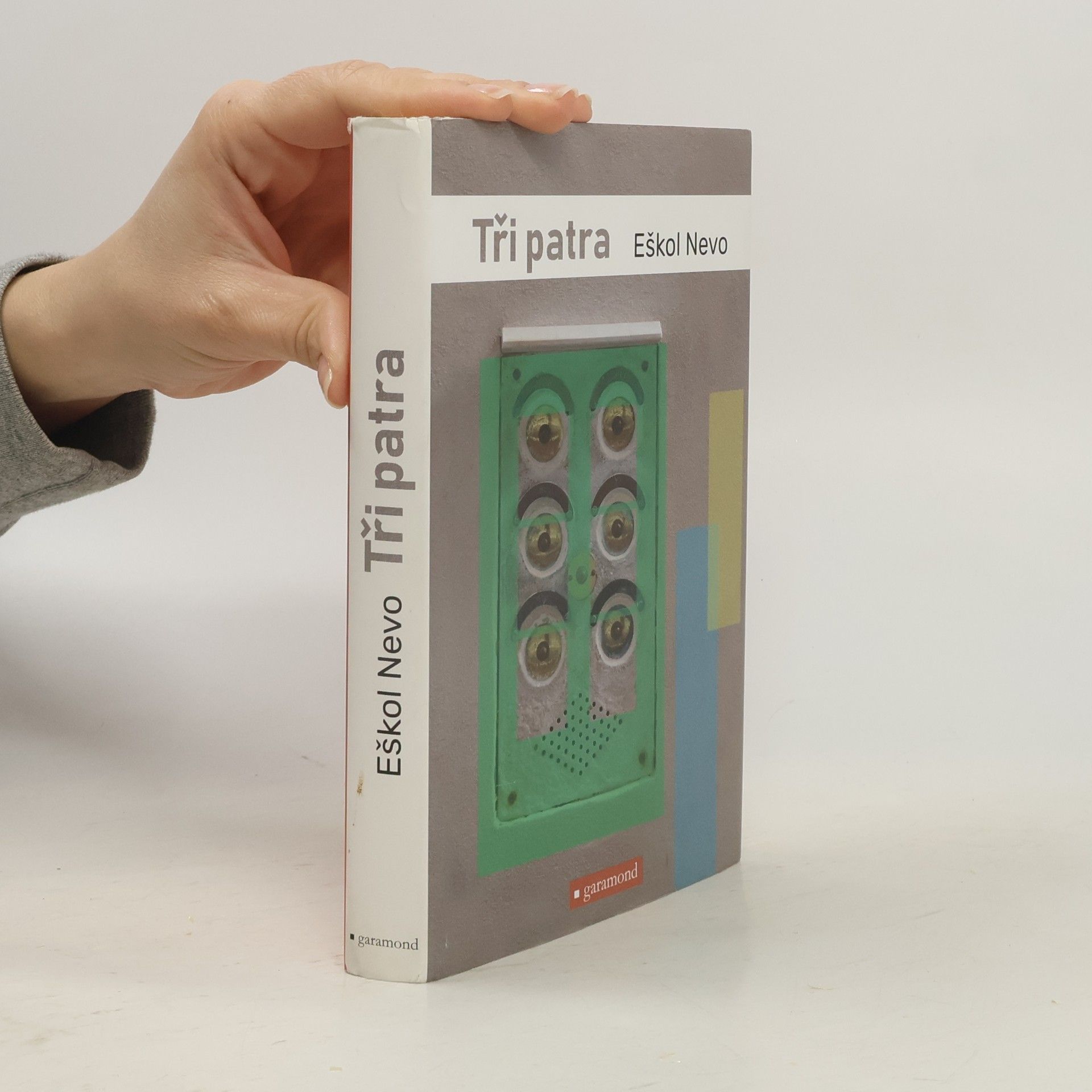 Eshkol Nevo Tři patra