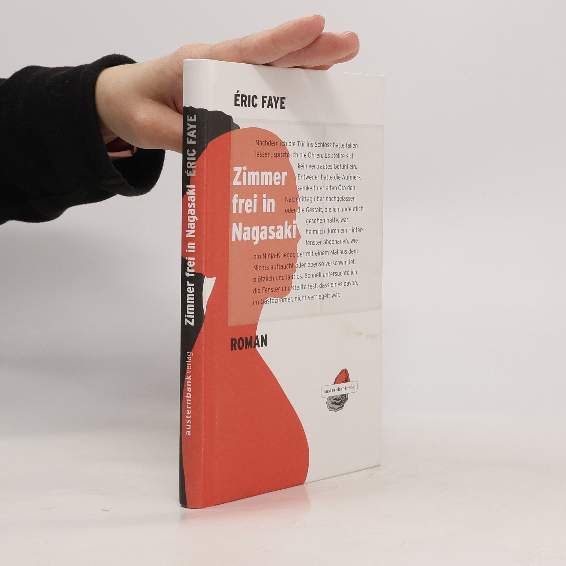 Eric Faye Zimmer frei in Nagasaki