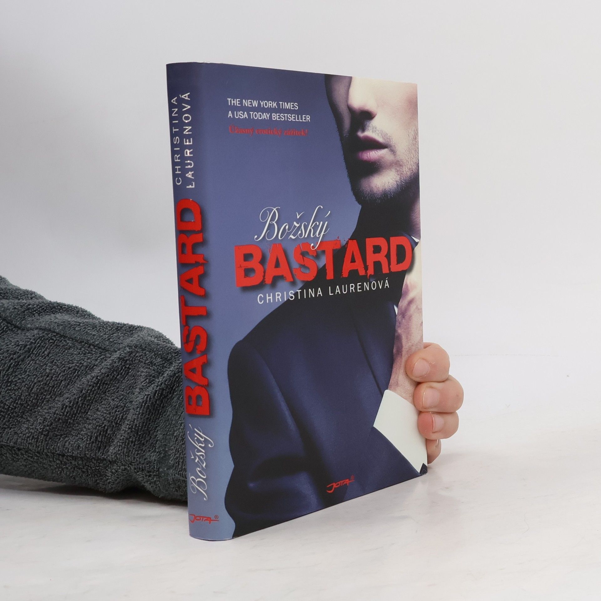 Christina Lauren Božský bastard