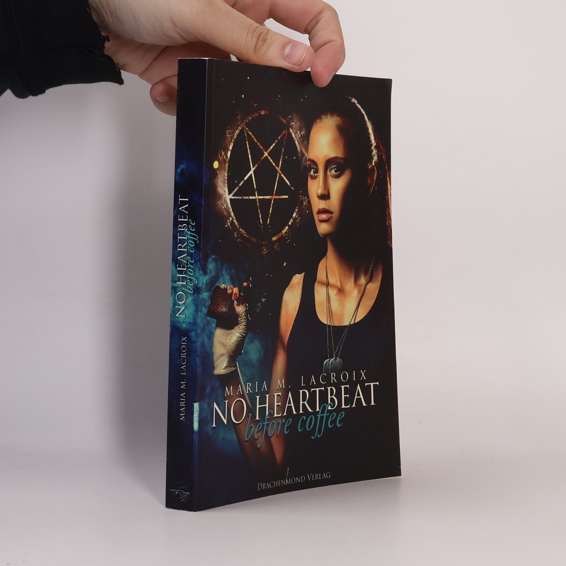 Maria M. Lacroix No heartbeat before coffee