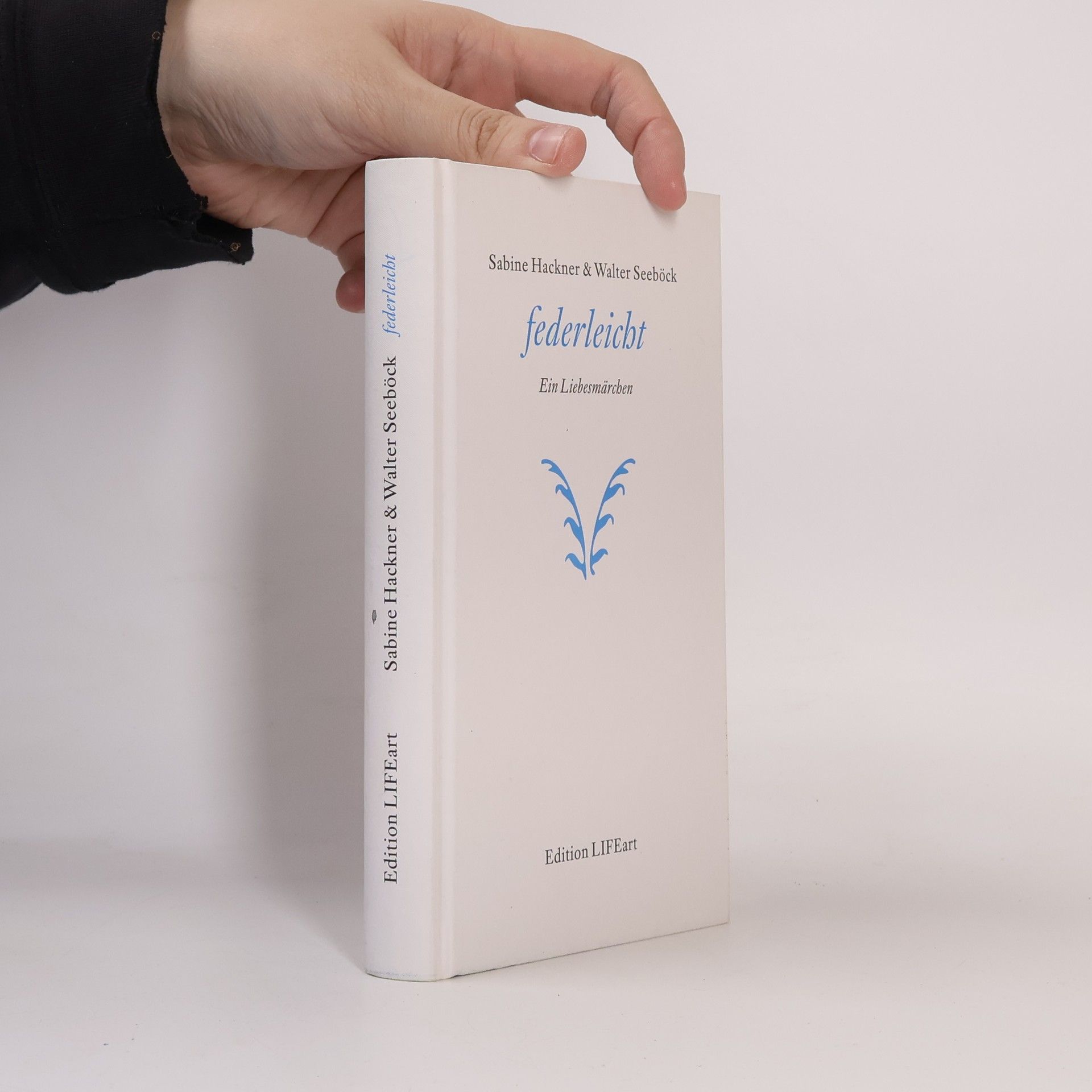 Sabine Hackner Federleicht