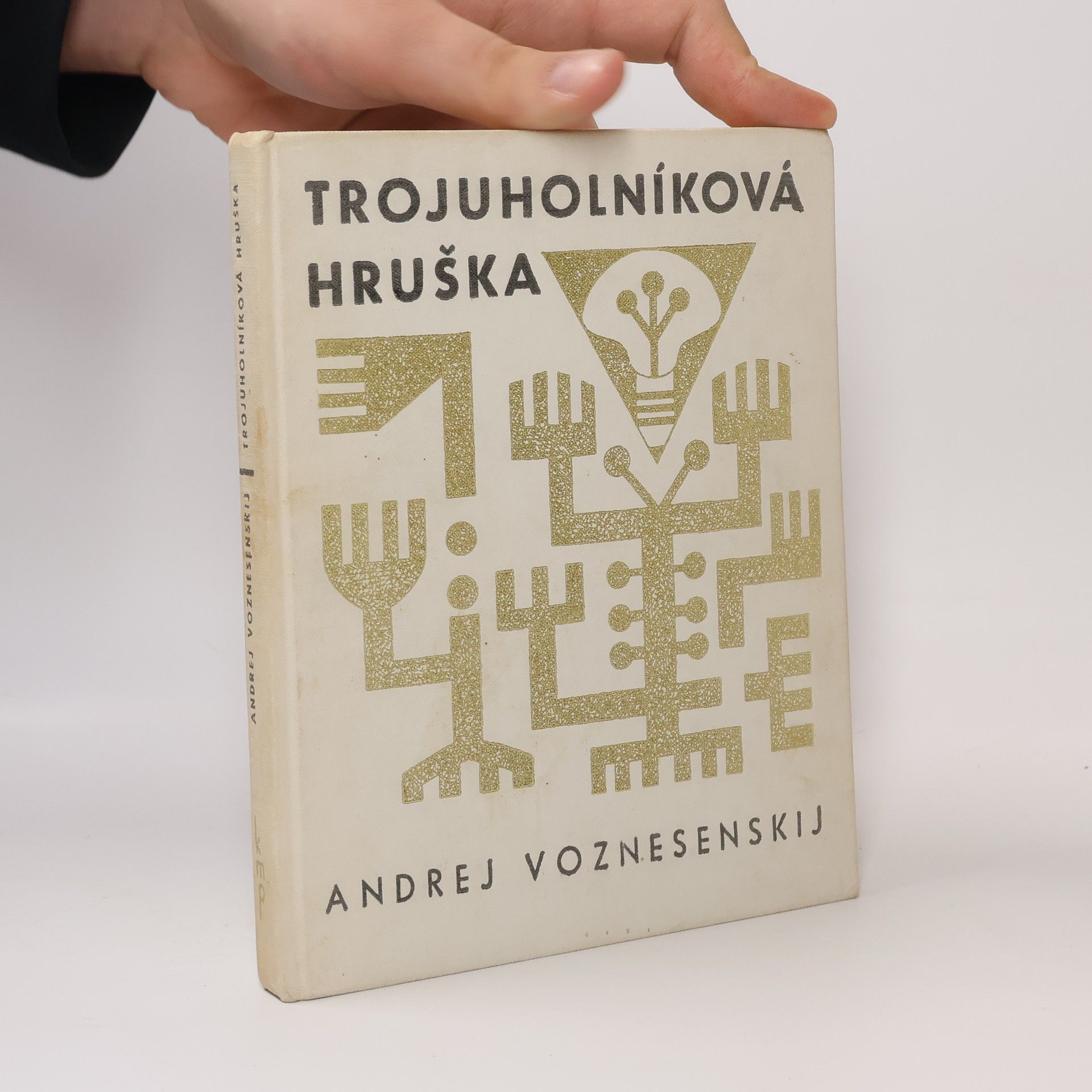 Andrej Andrejevič Voznesenskij Trojúhelníková hruška