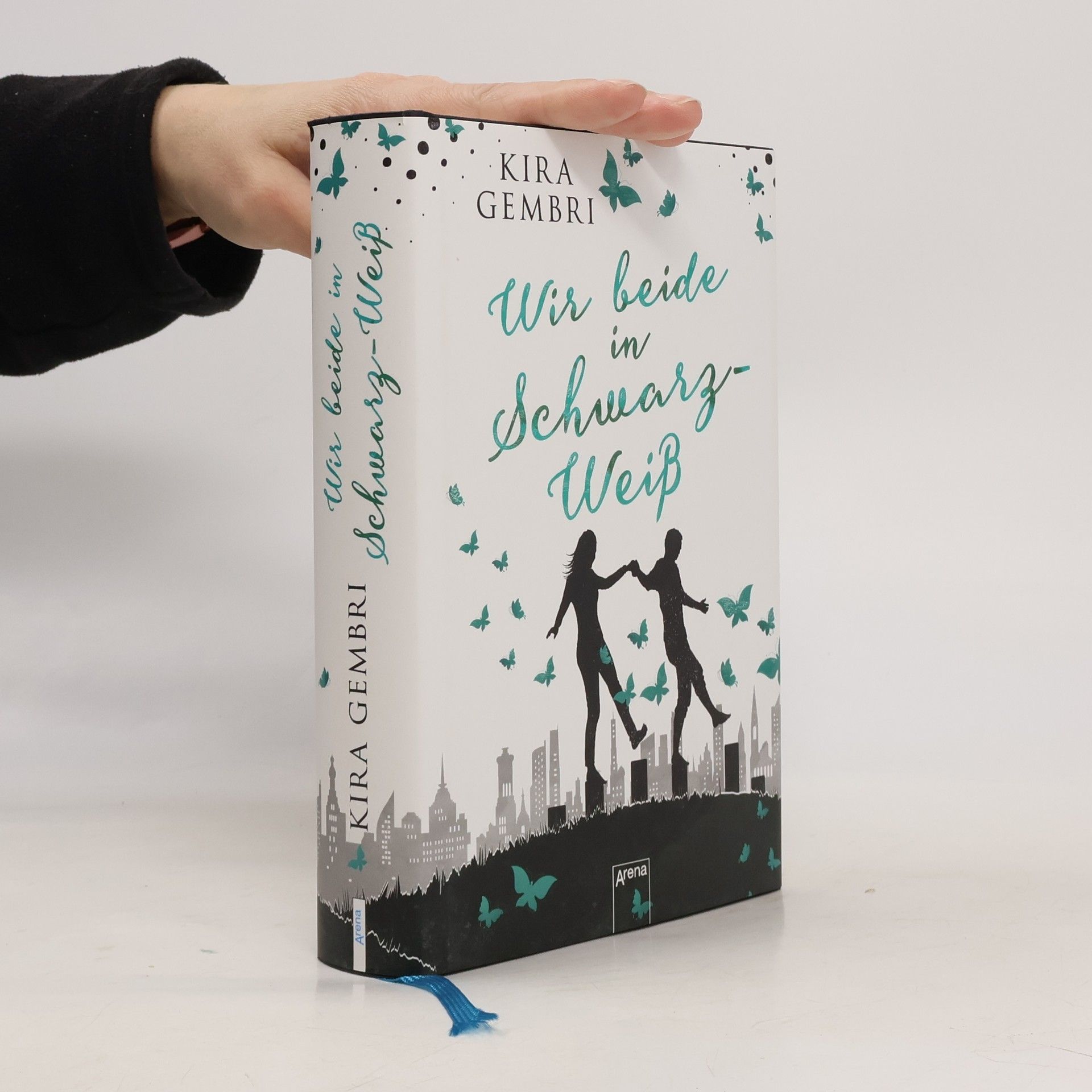 Kira Gembri Wir beide in Schwarz-Weiß