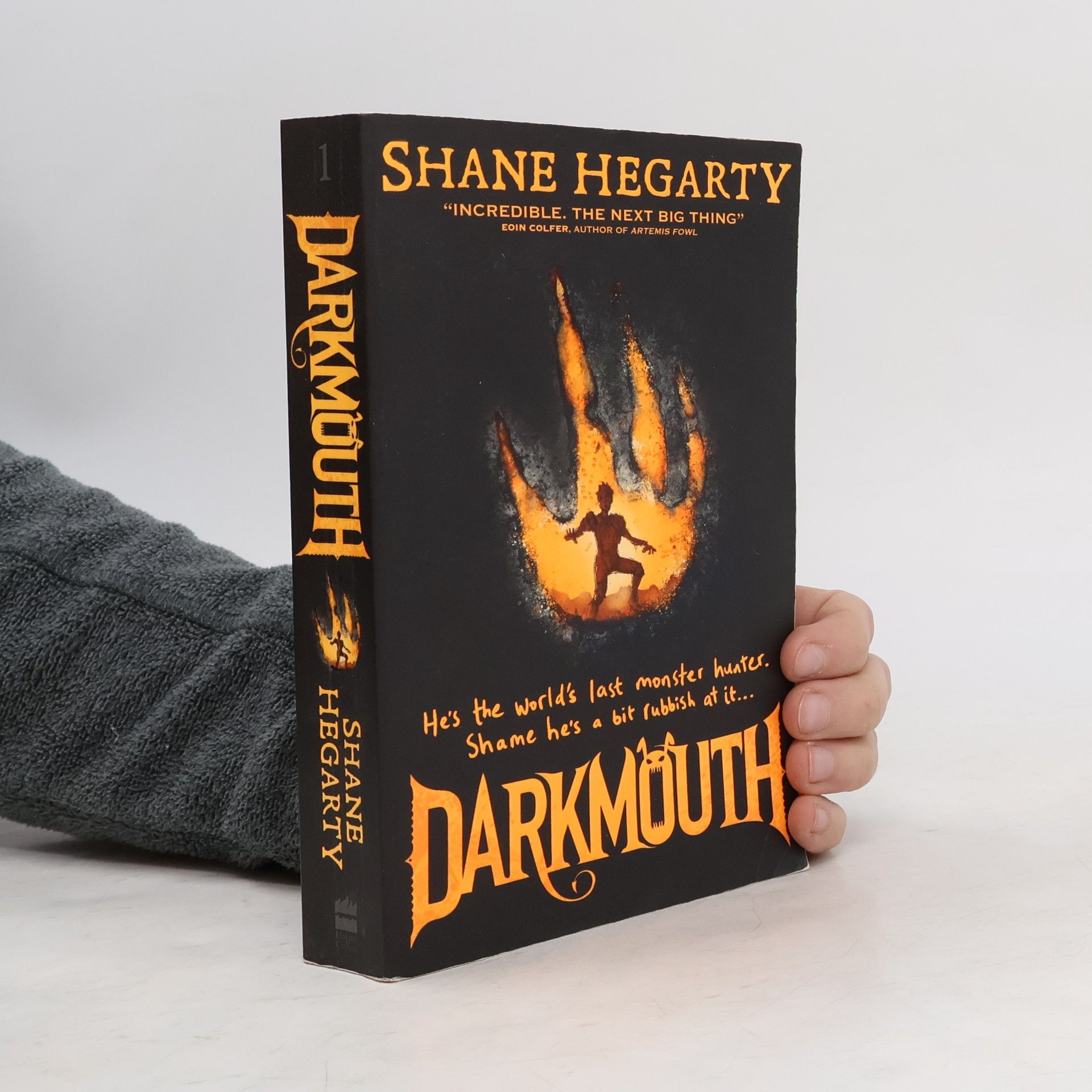 Shane Hegarty Darkmouth. Darkmouth - Der Legendenjäger, englische Ausgabe