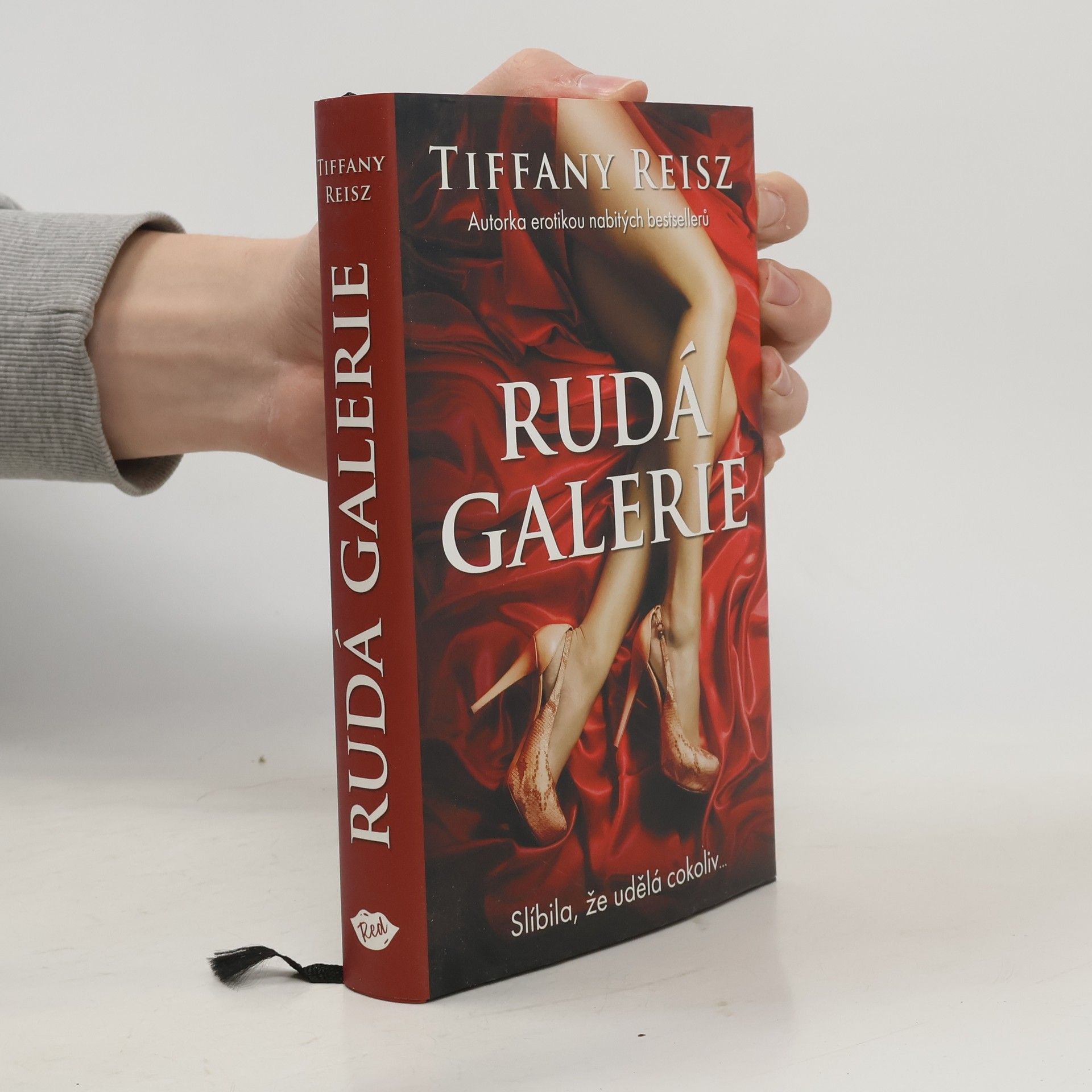 Tiffany Reisz Rudá galerie