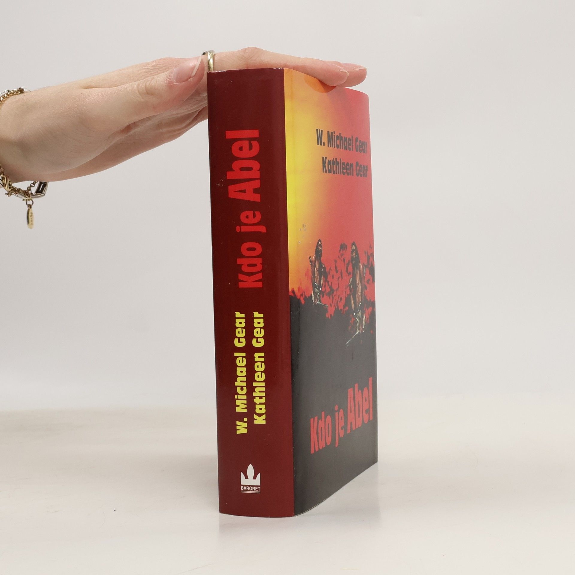 W. Michael Gear Kdo je Abel