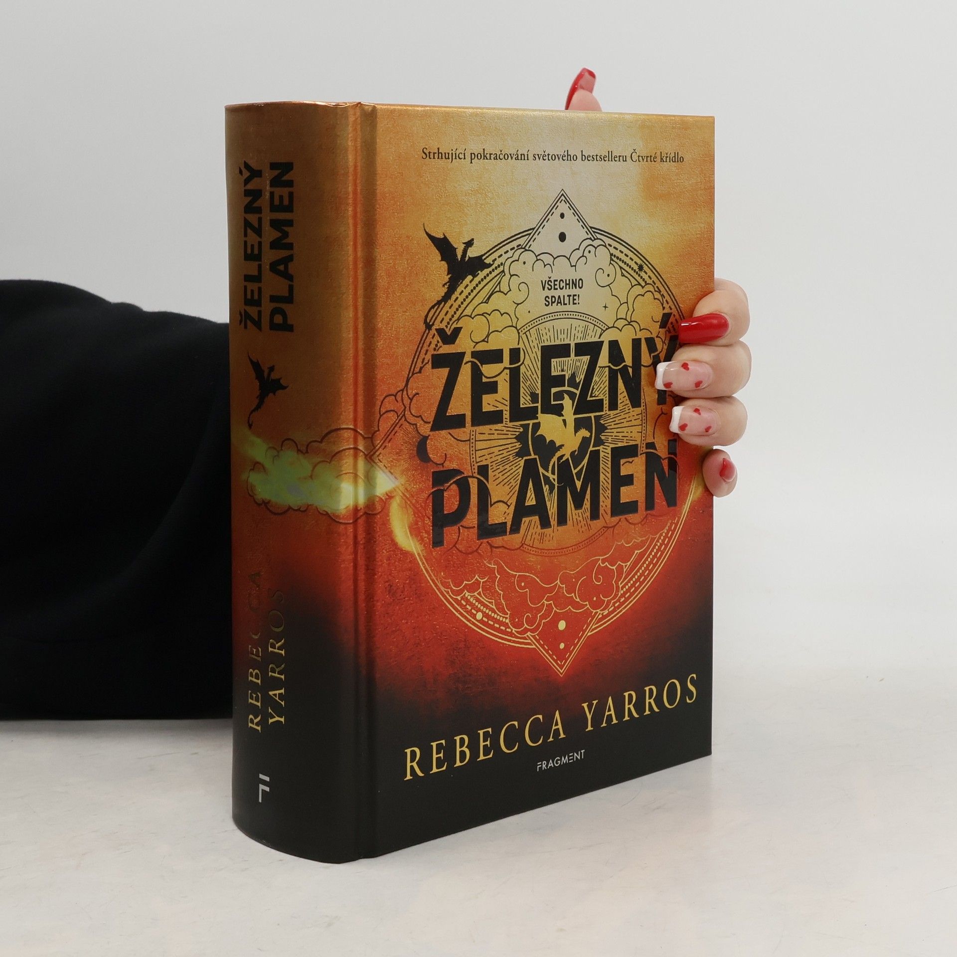 Rebecca Yarros Železný plamen