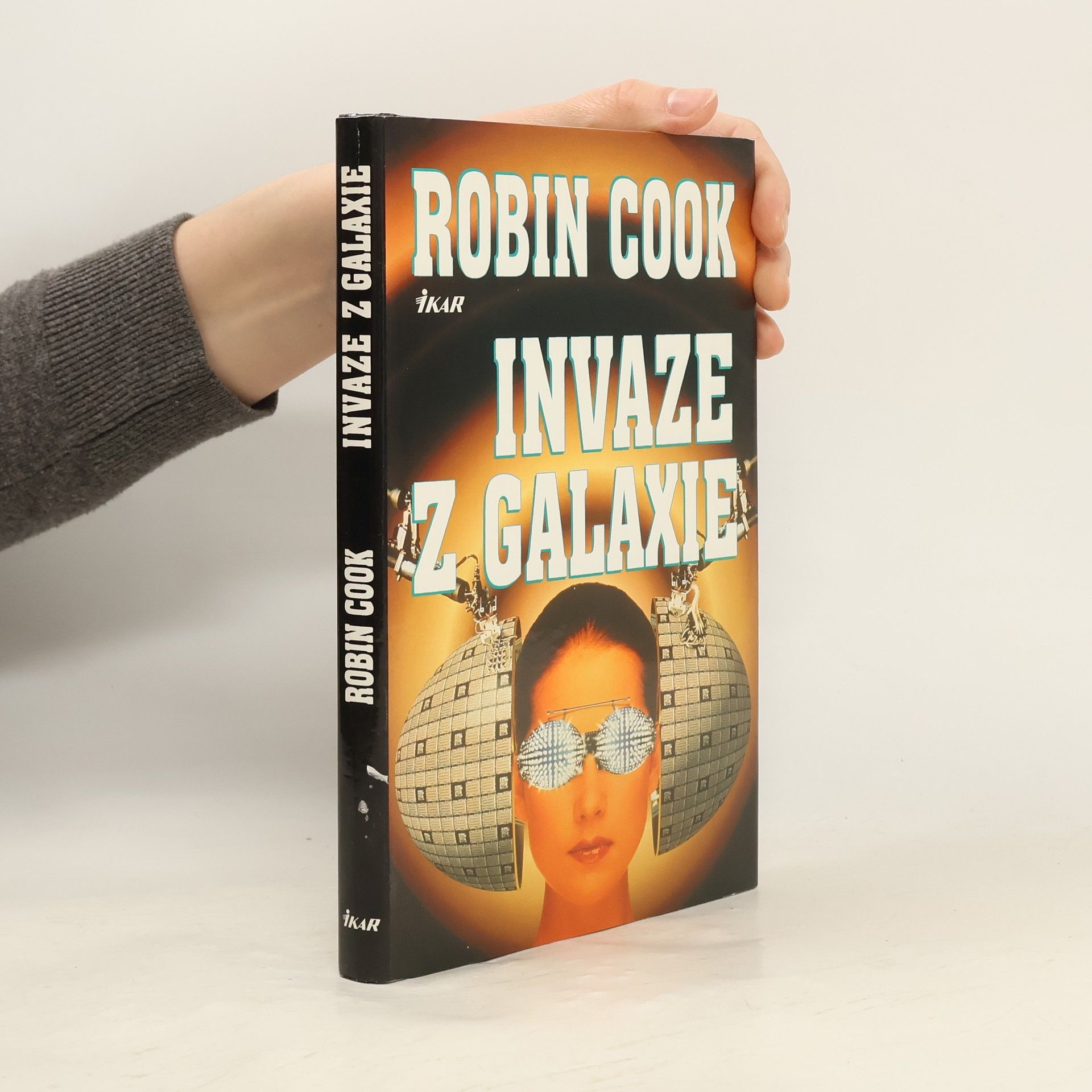 Robin Cook Invaze z galaxie