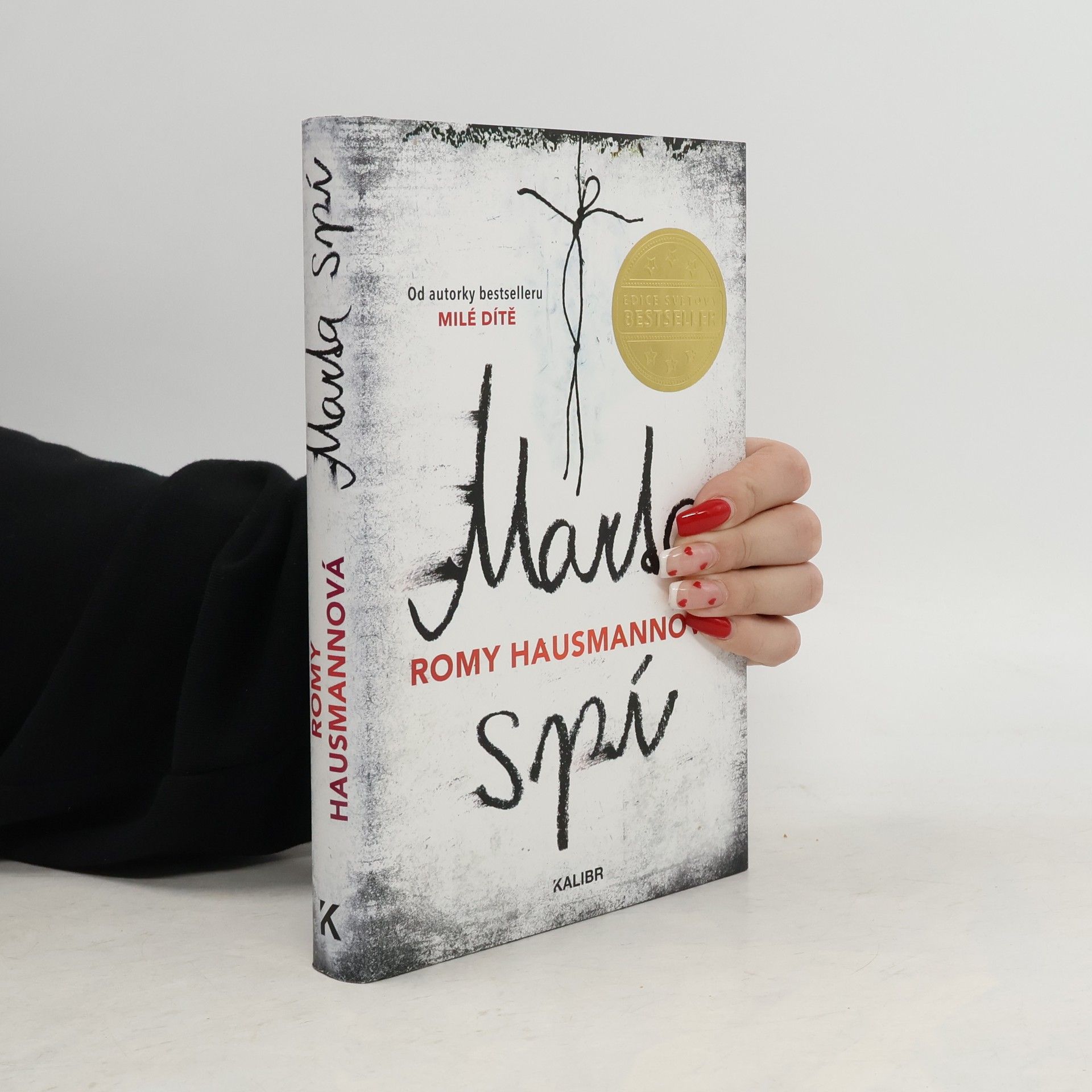 Romy Hausmann Marta spí