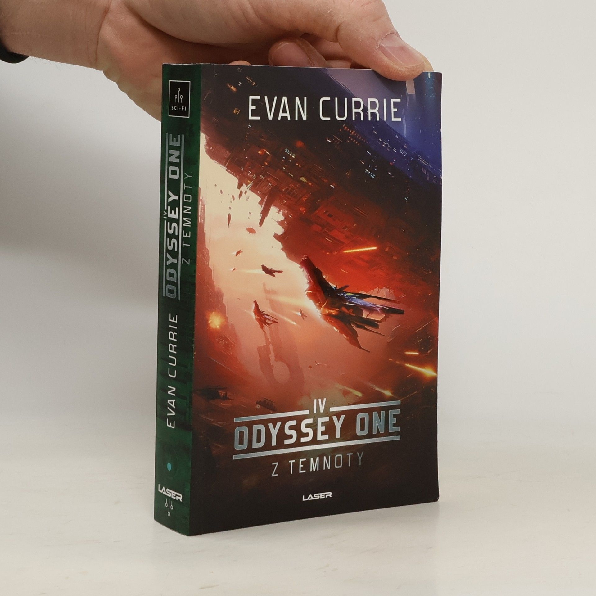 Evan Currie Odyssey One. Z temnoty