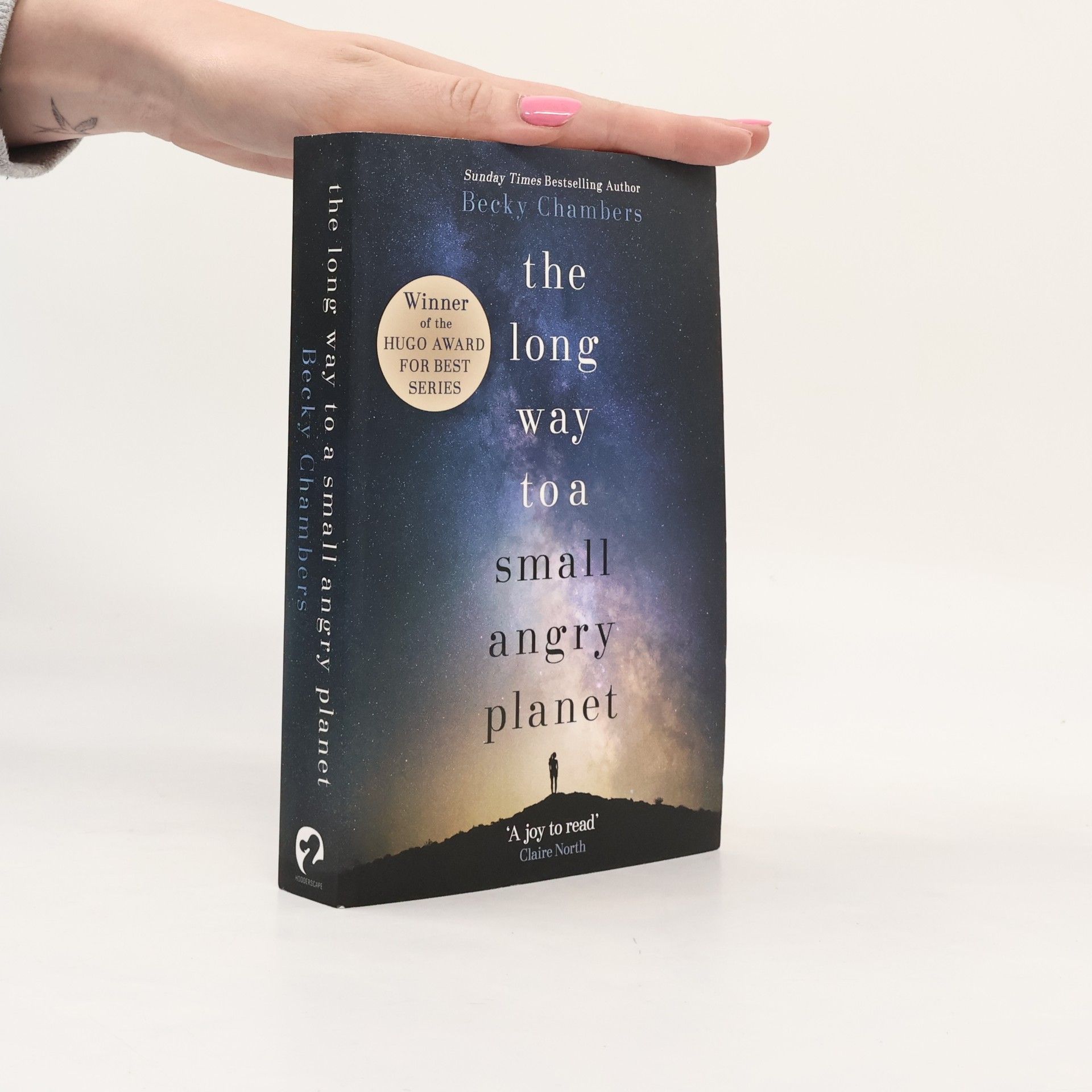 Becky Chambers The long way to a small angry planet