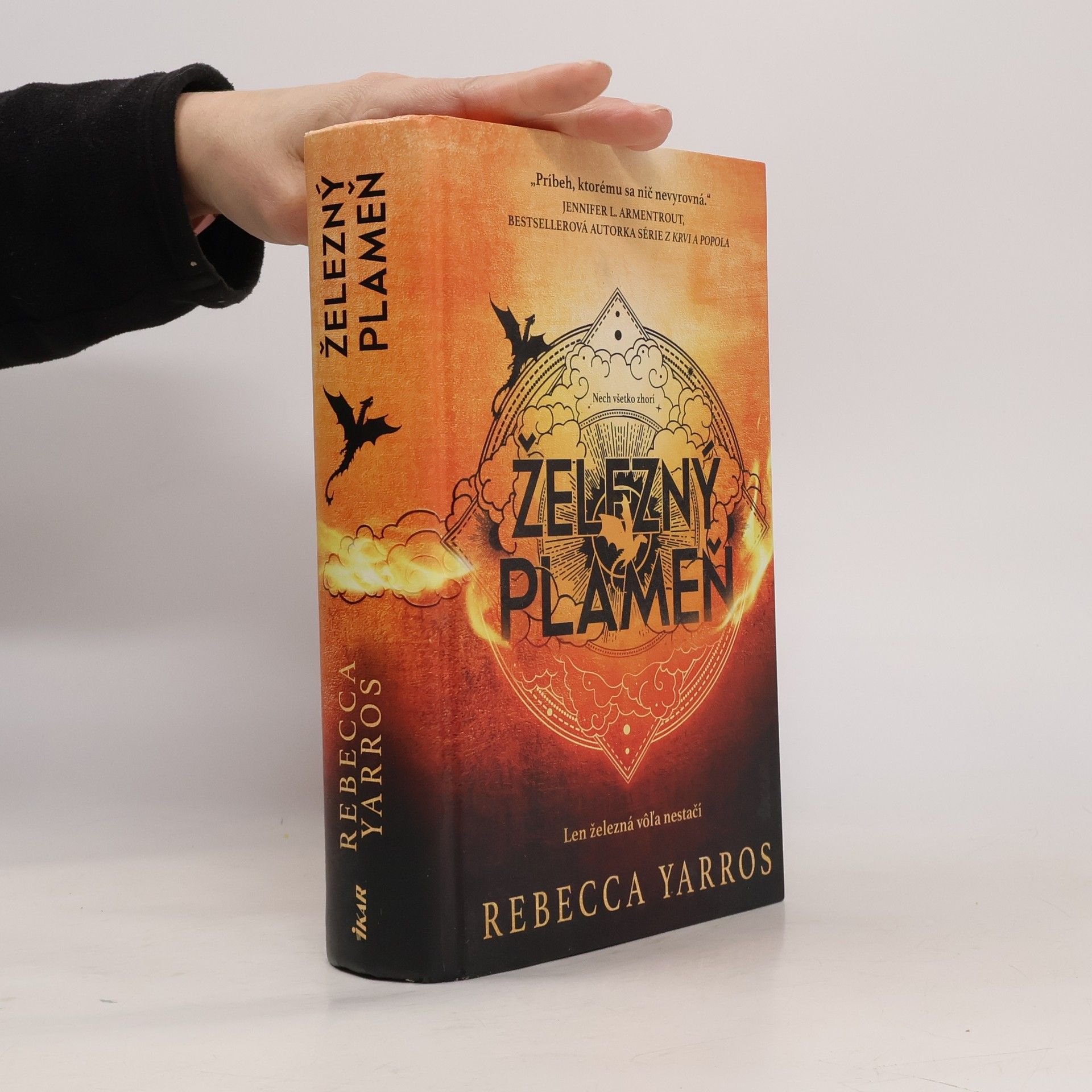 Rebecca Yarros Železný plameň