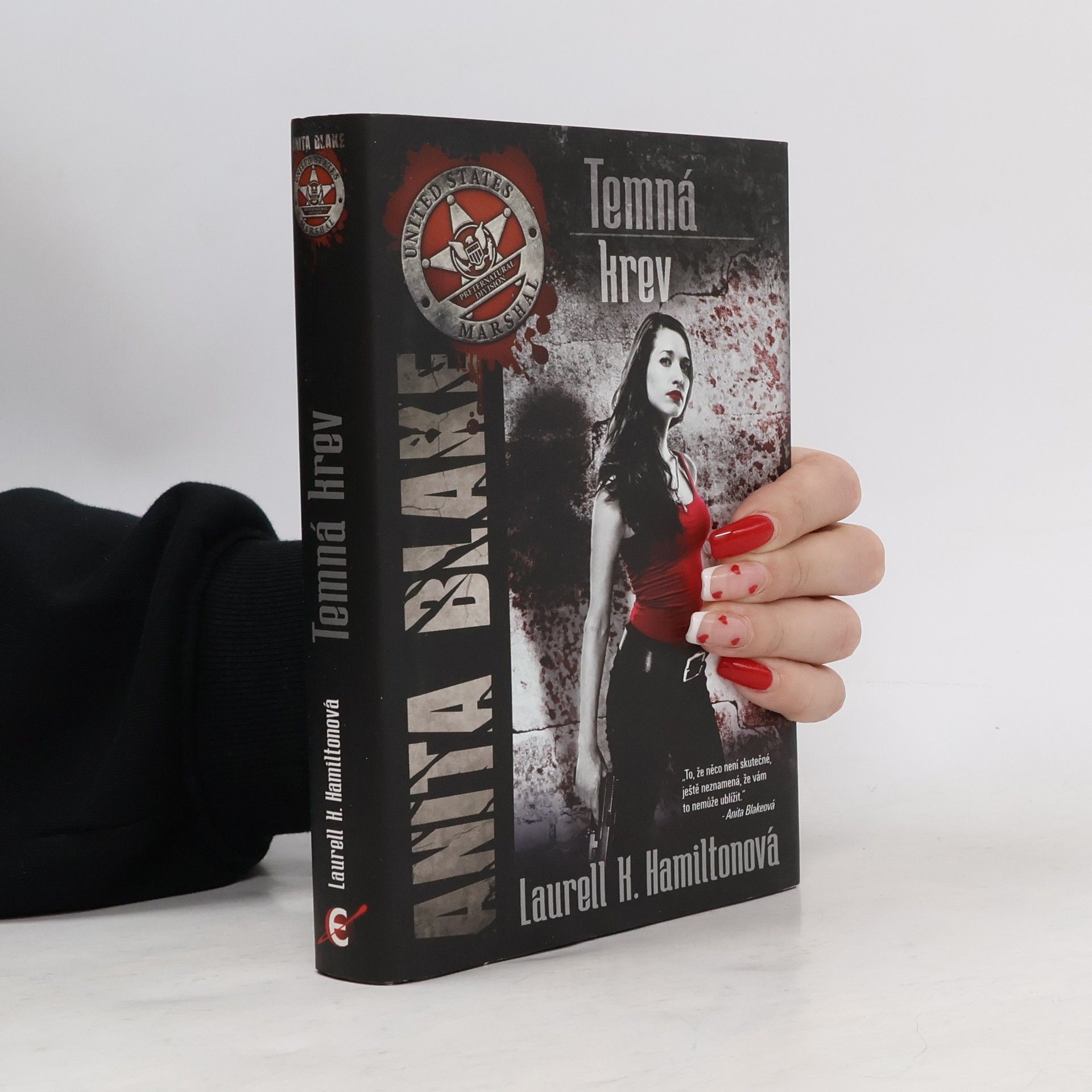 Laurell Kaye Hamilton Temná krev: Anita Blake
