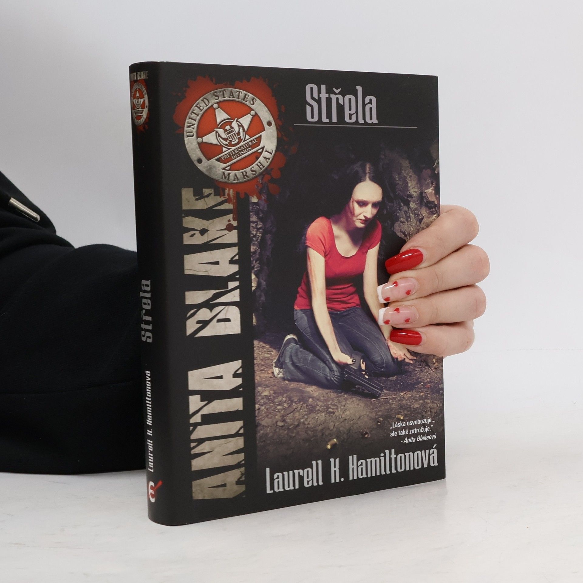 Laurell Kaye Hamilton Střela