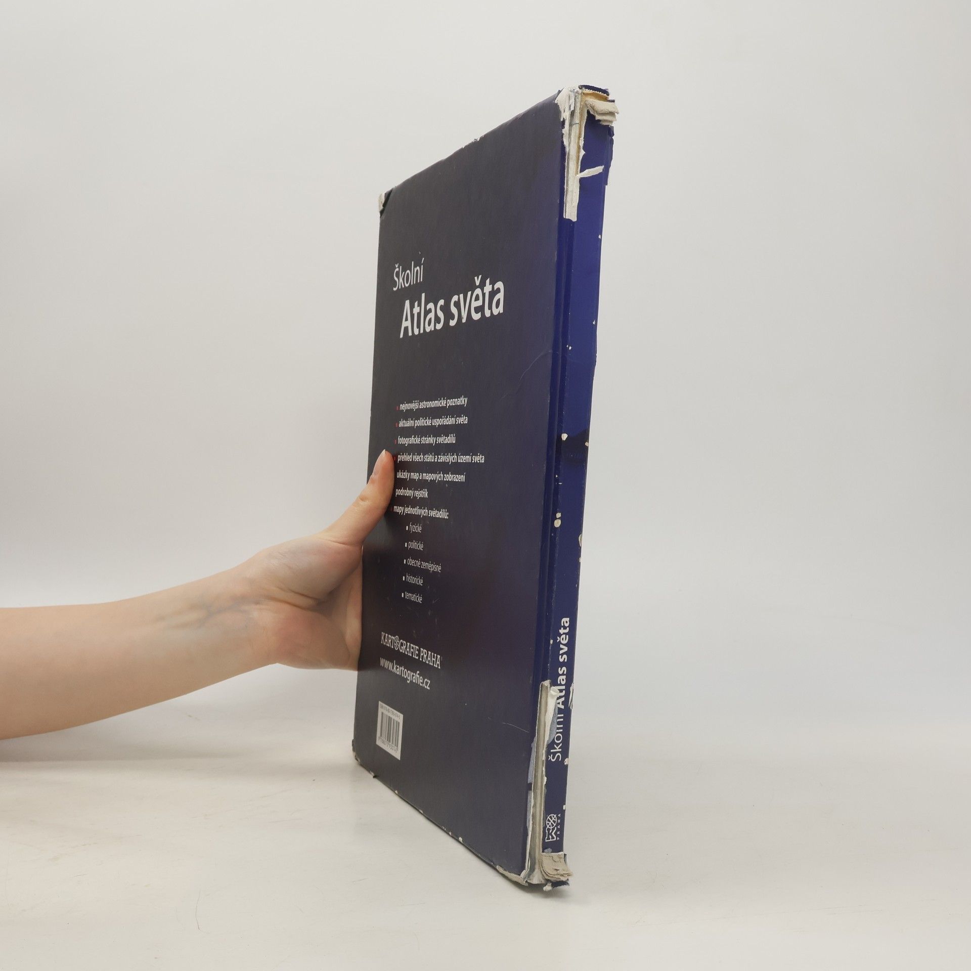 Autores varios Školní atlas světa