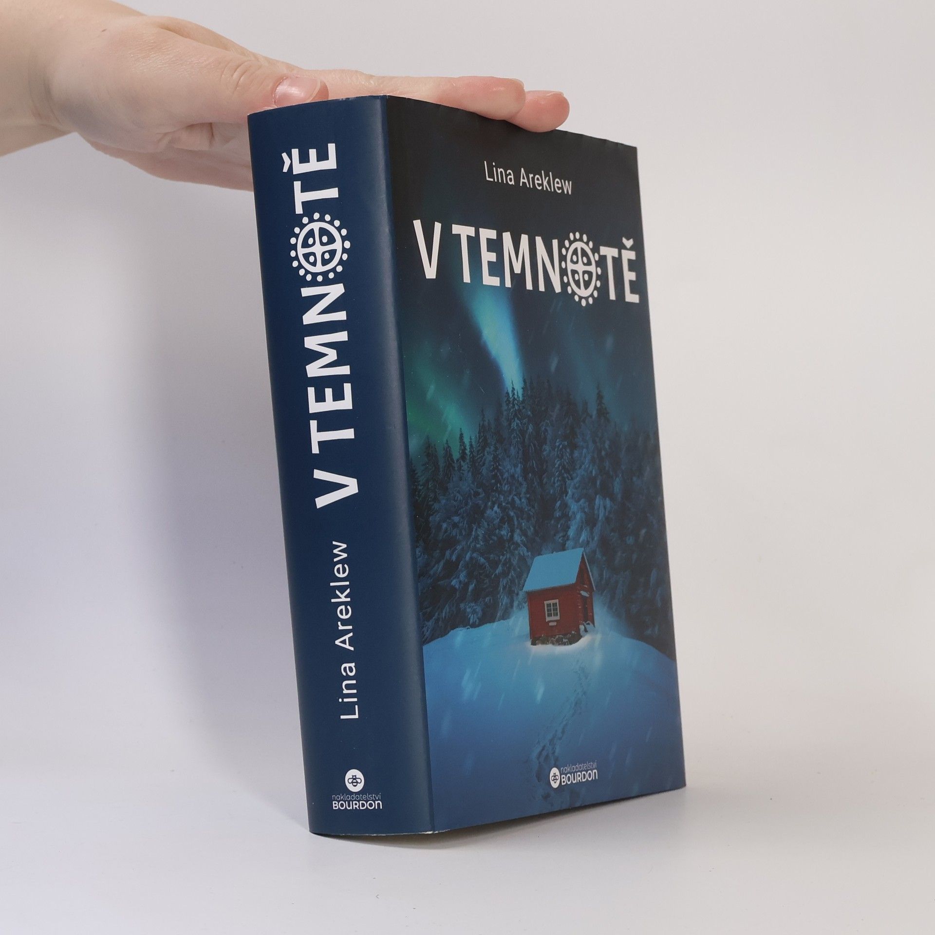 Lina Areklew V temnotě