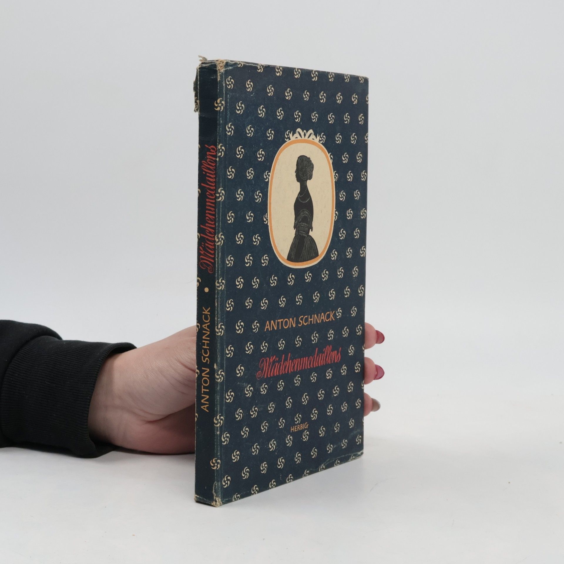 Anton Schnack Mädchenmedaillons