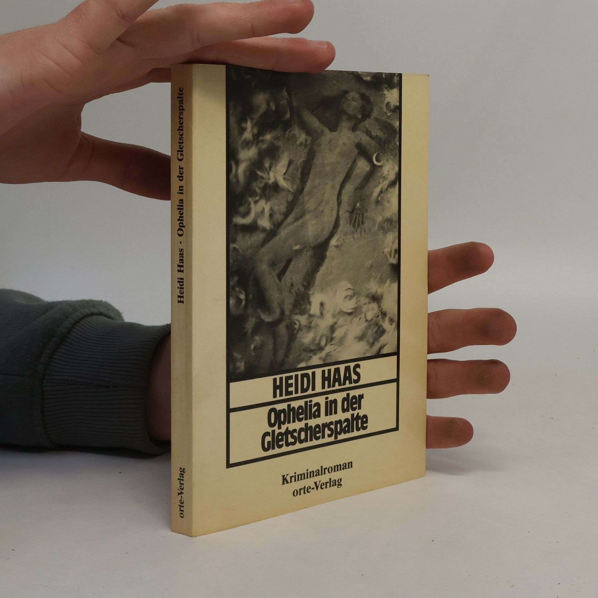 Ophelia in der Gletscherspalte