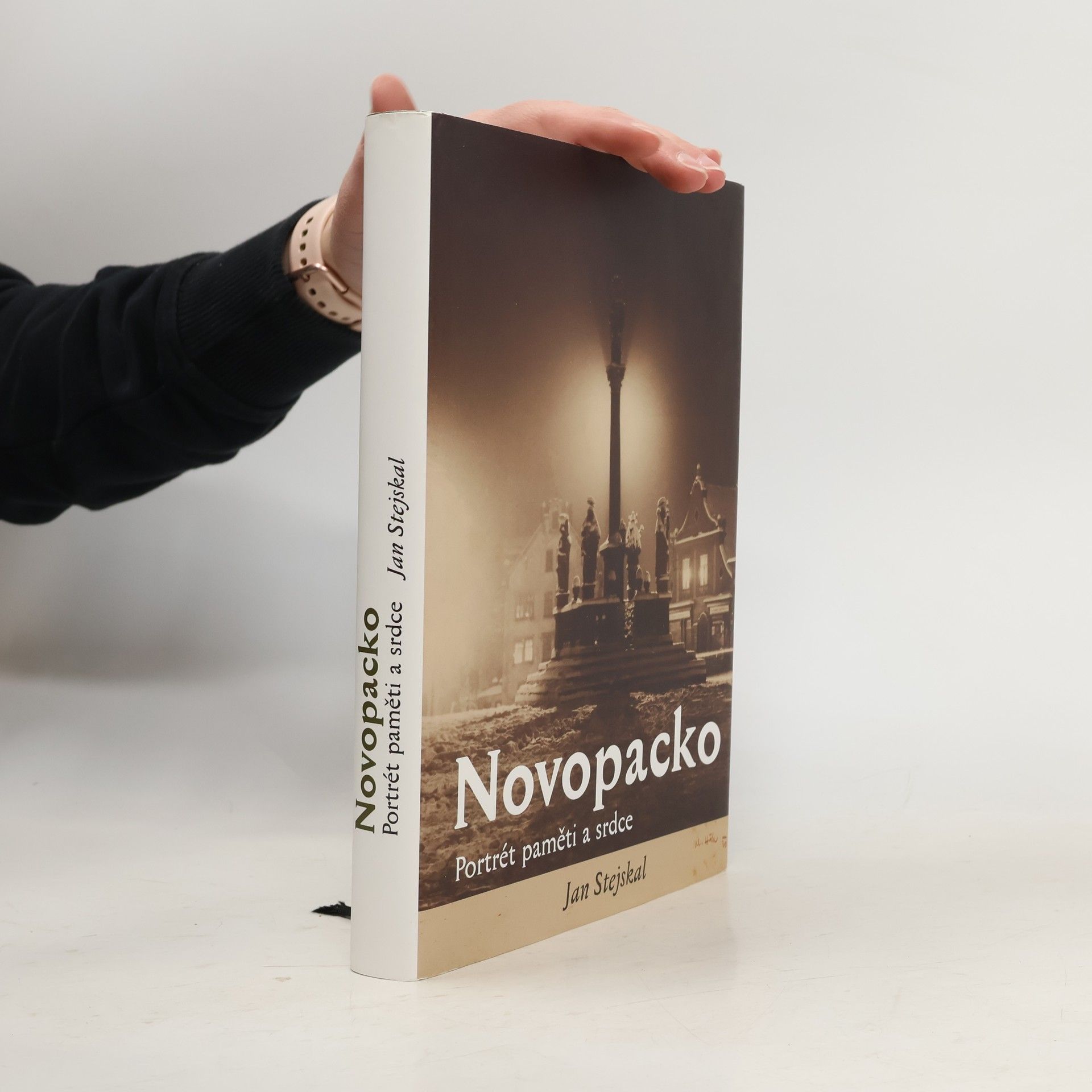 Novopacko: Portrét paměti a srdce