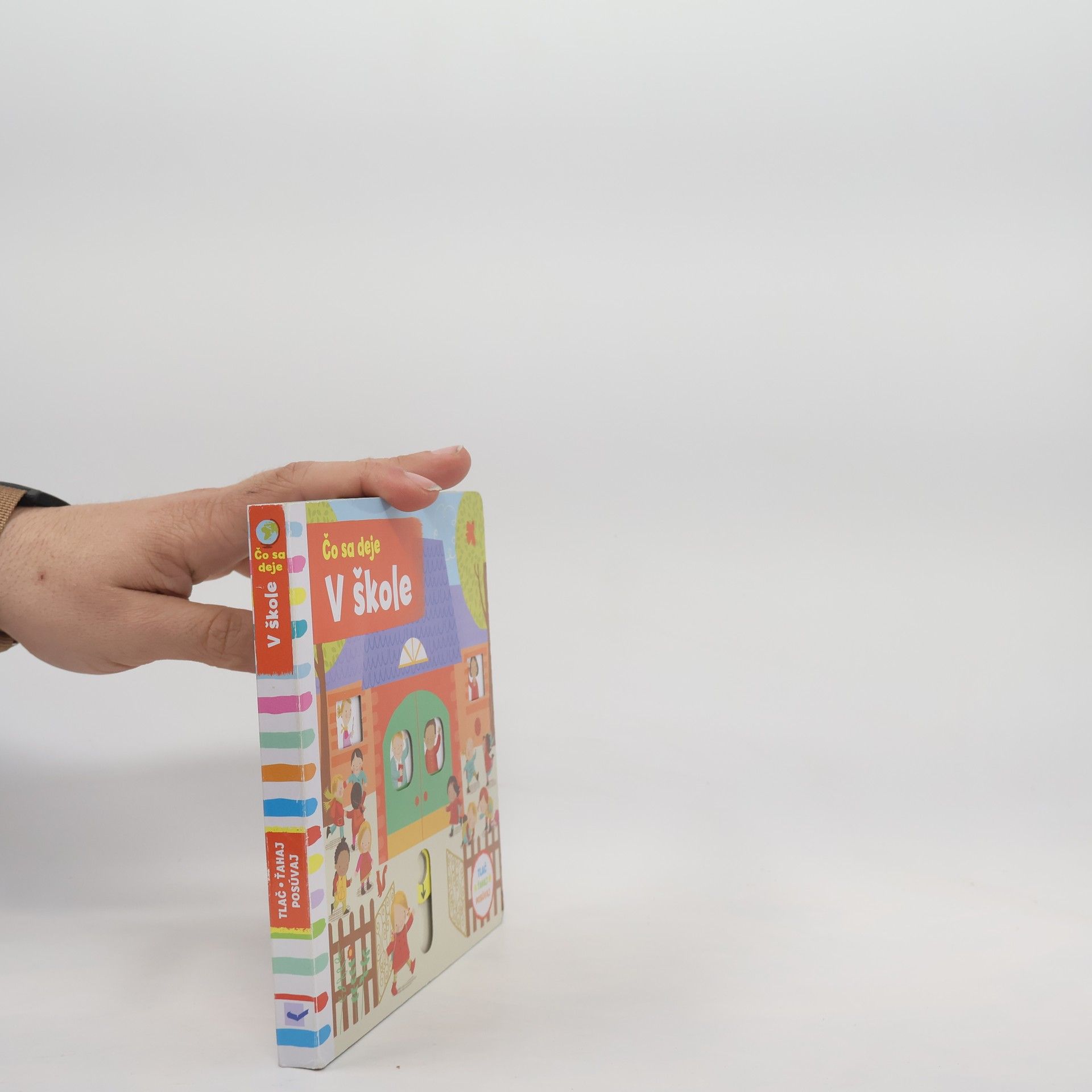 Collectif d'auteurs Čo sa deje v škole