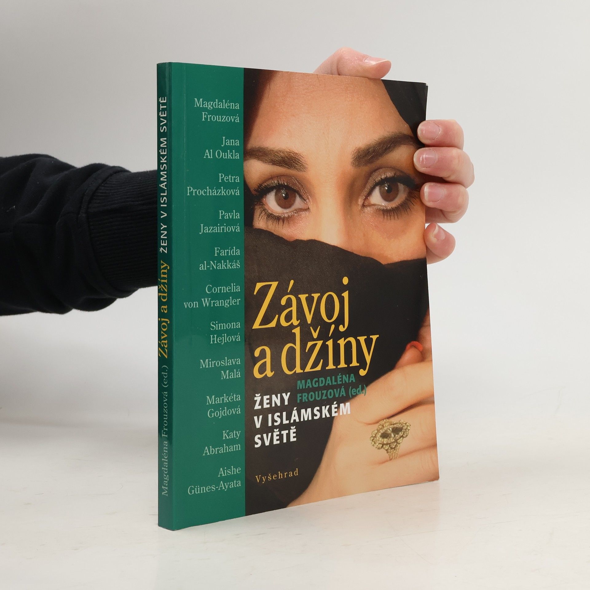 Magdaléna Frouzová Závoj a džíny