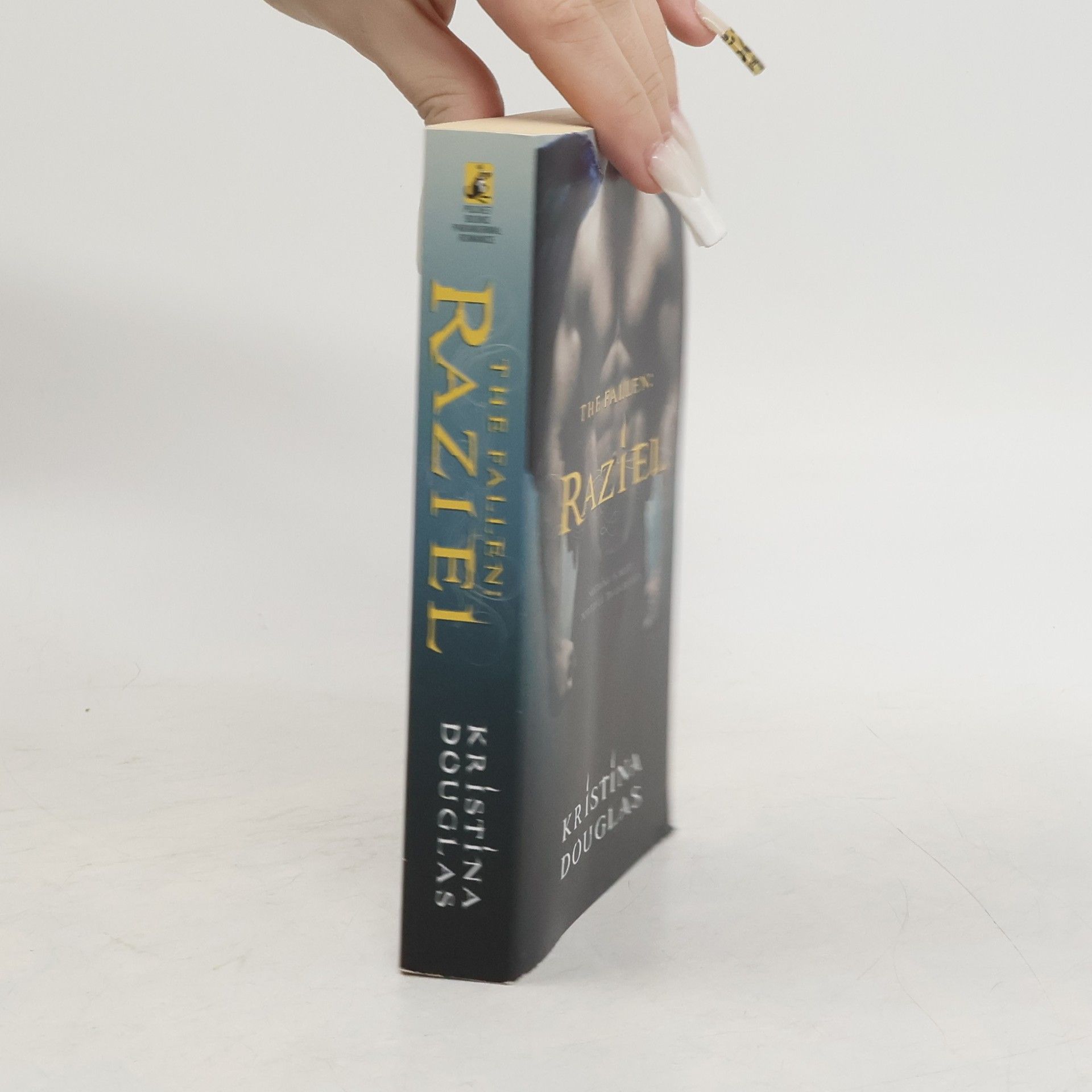 Kristina Douglas The Fallen: Raziel