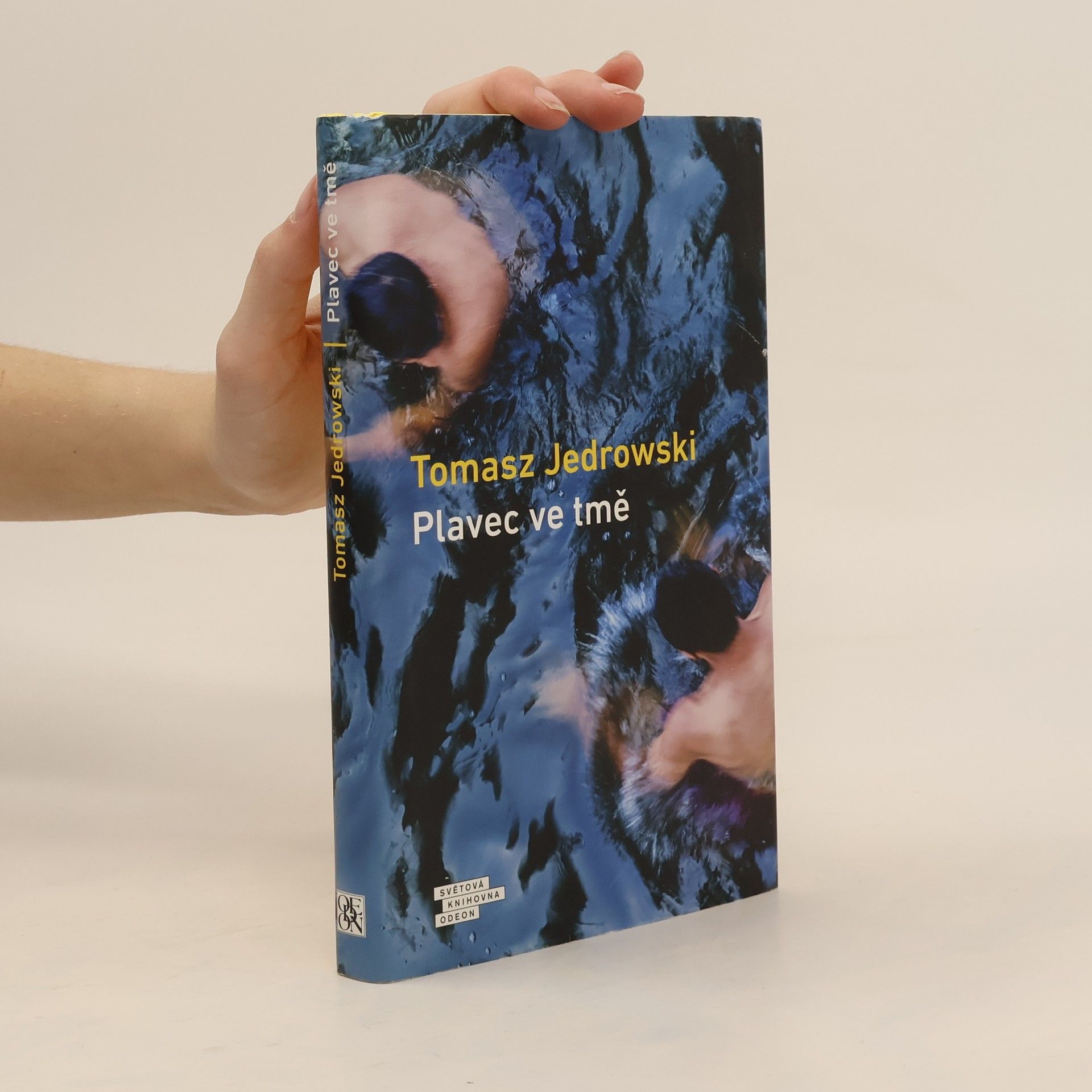 Tomasz Jędrowski Plavec ve tmě