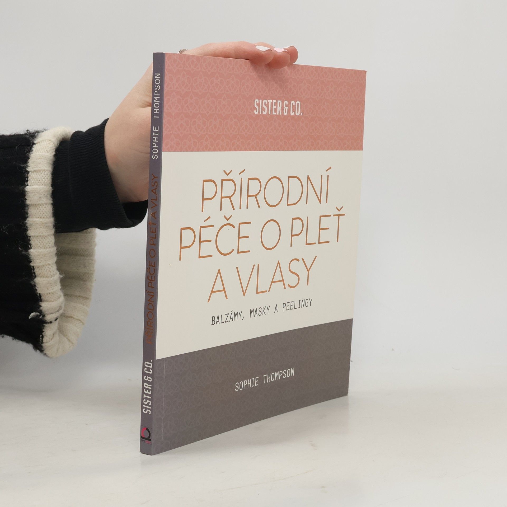 Sophie Thompson Přírodní péče o pleť a vlasy