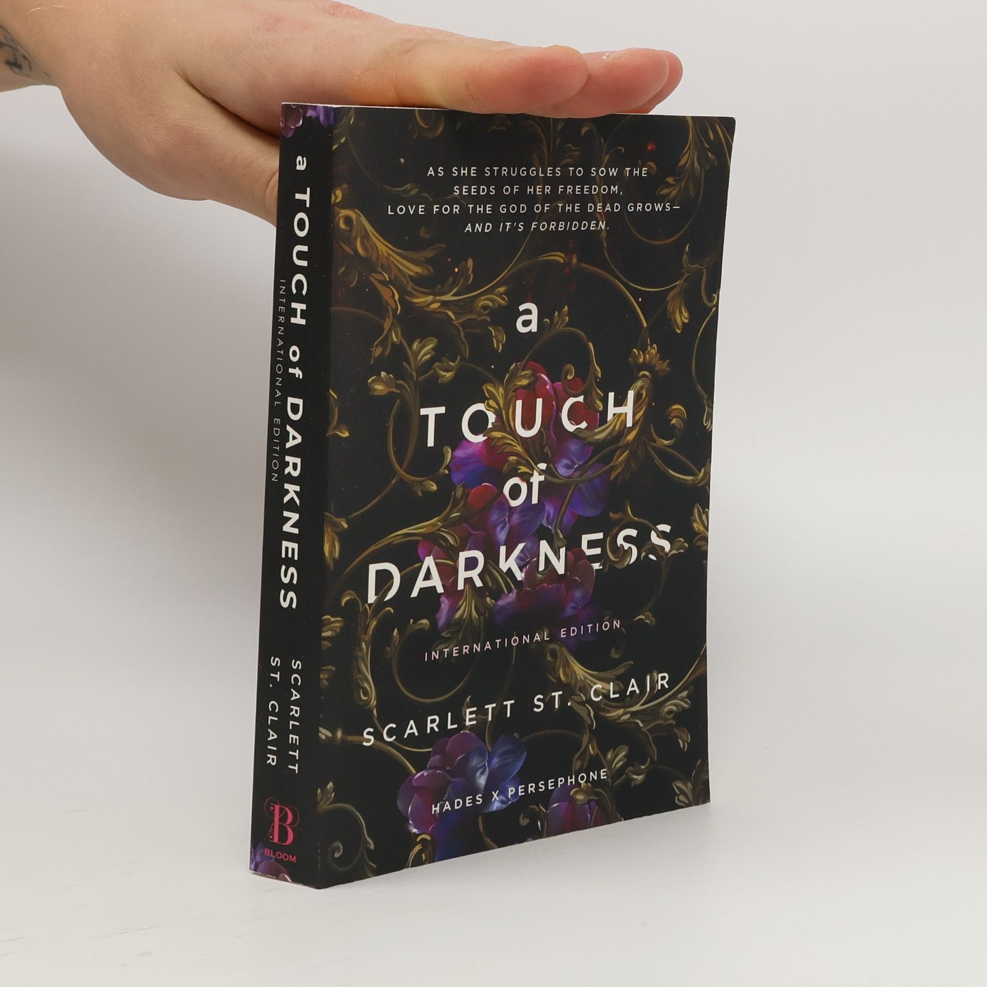 Scarlett St. Clair A Touch of Darkness