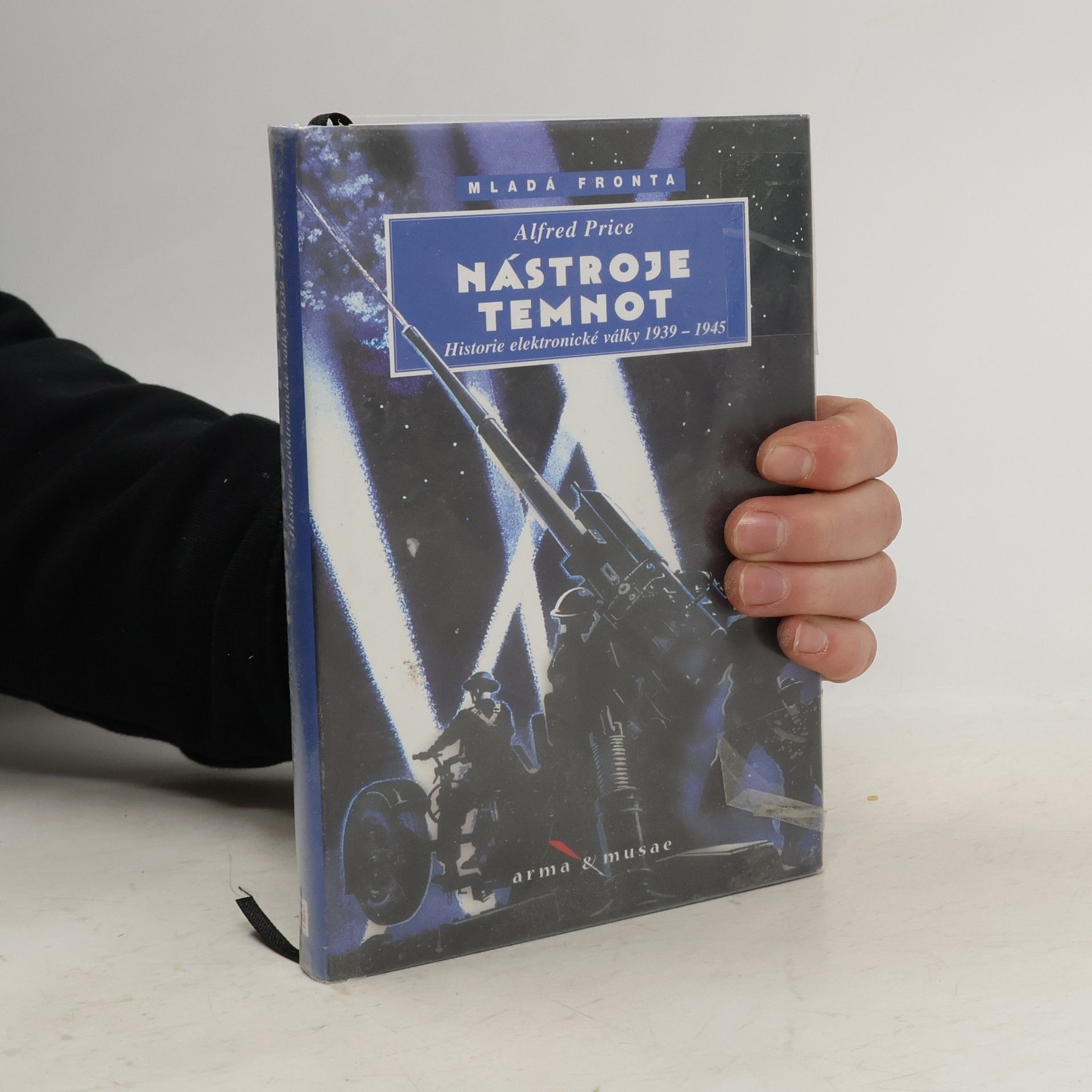 Alfred Price Nástroje temnot