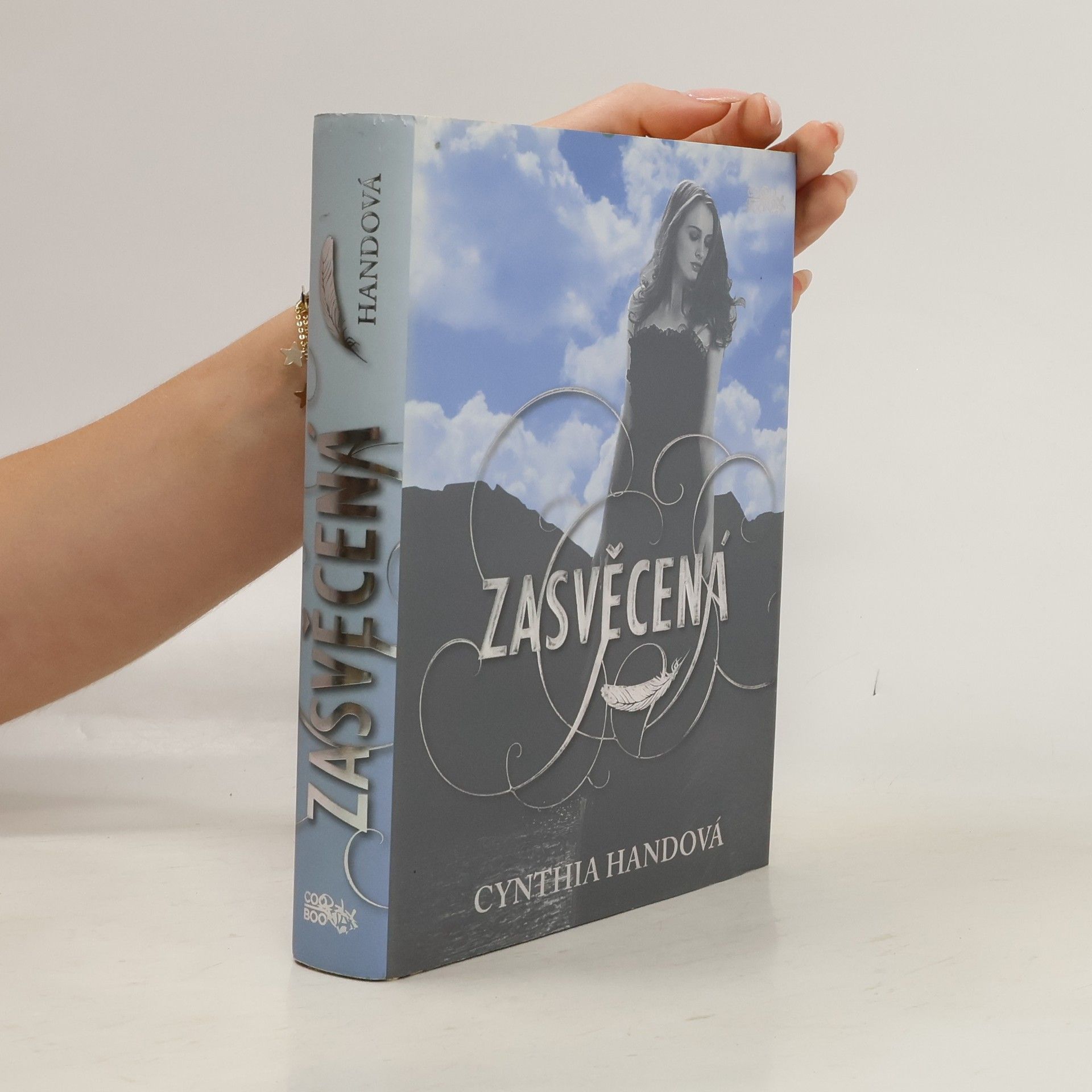 Cynthia Hand Zasvěcená. Druhý díl