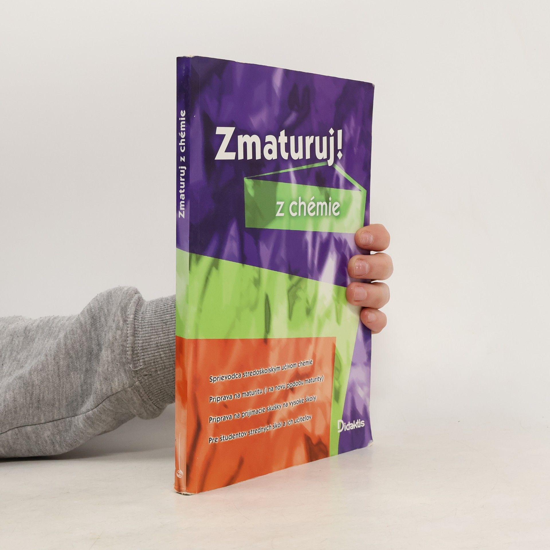 Autores varios Zmaturuj z chémie