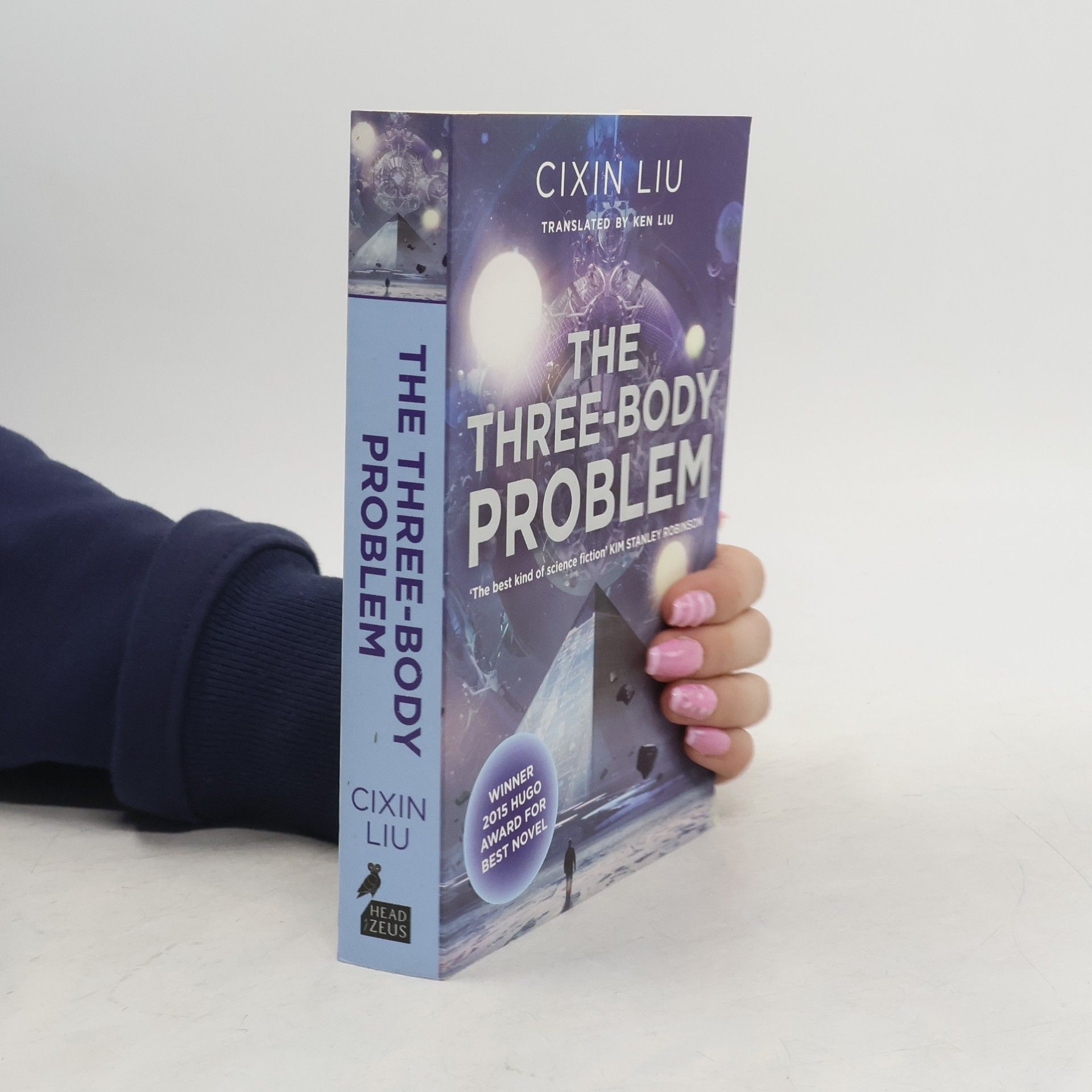 Liou Cch’-sin The three-body problem