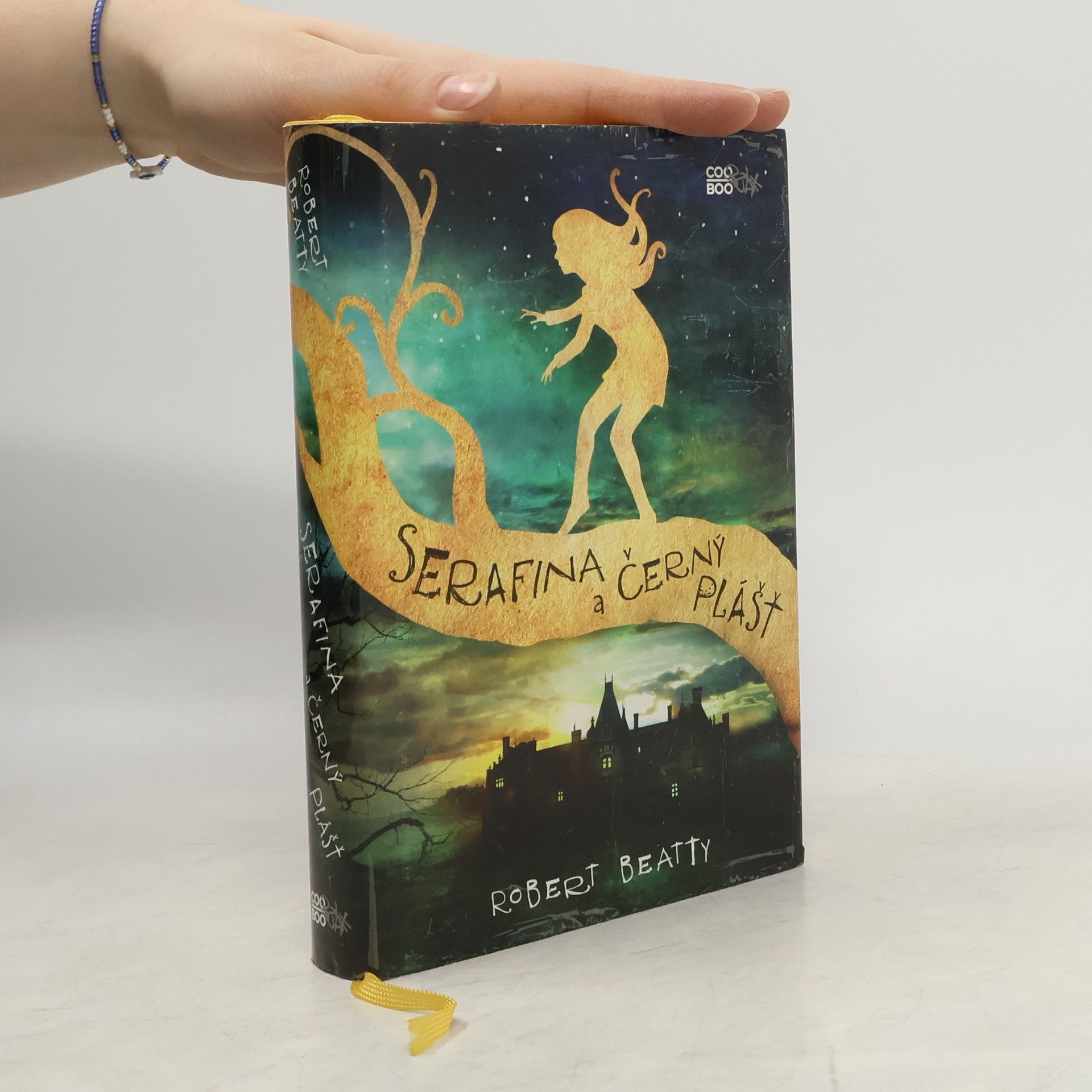 Robert Beatty Serafina a černý plášť