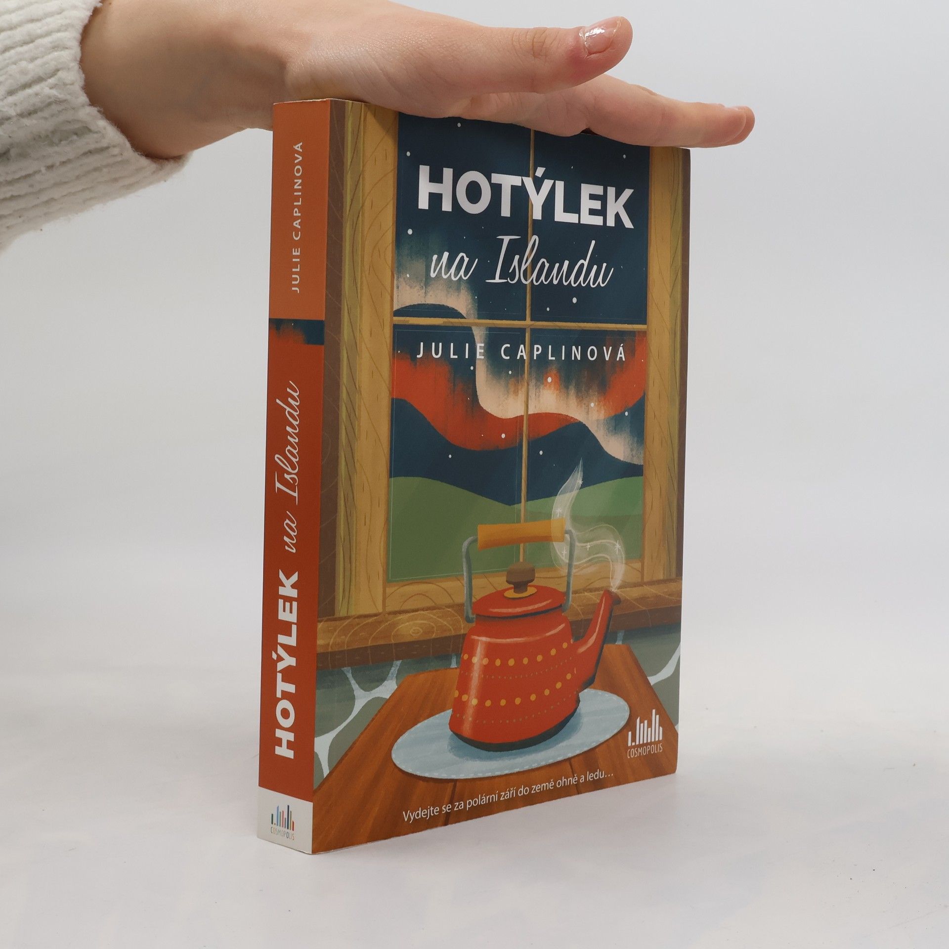 Julie Caplinová Hotýlek na Islandu