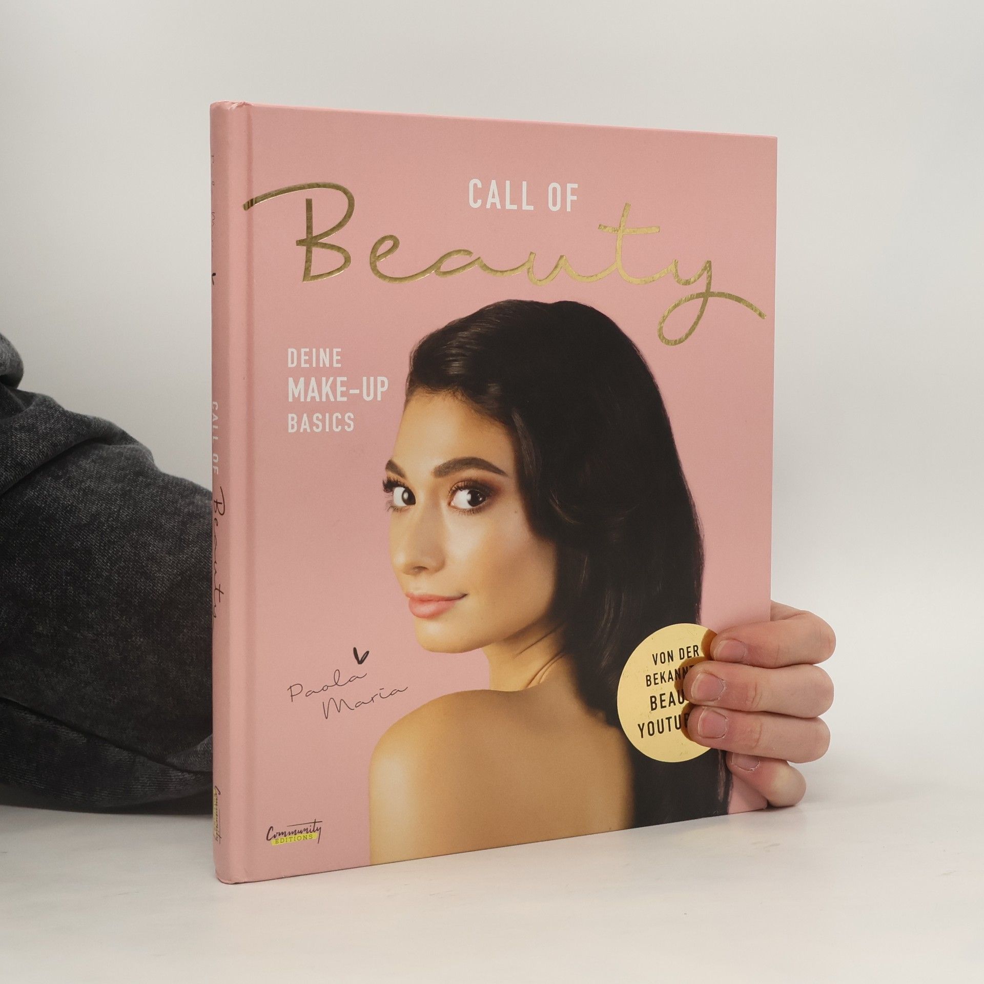 Paola Maria Call of beauty