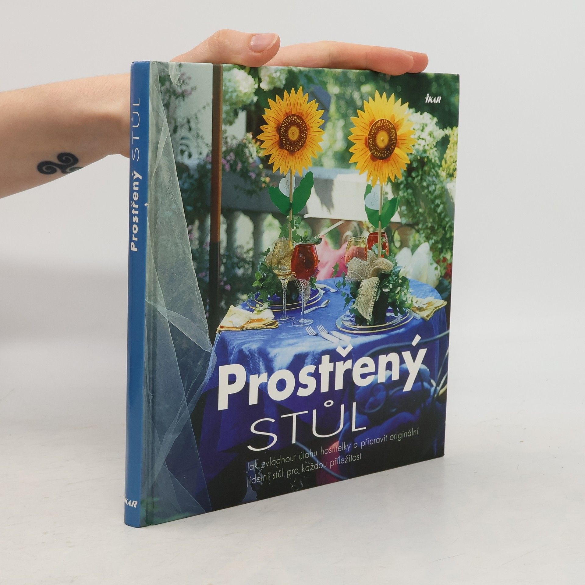 Cristina Bottari Prostřený stůl