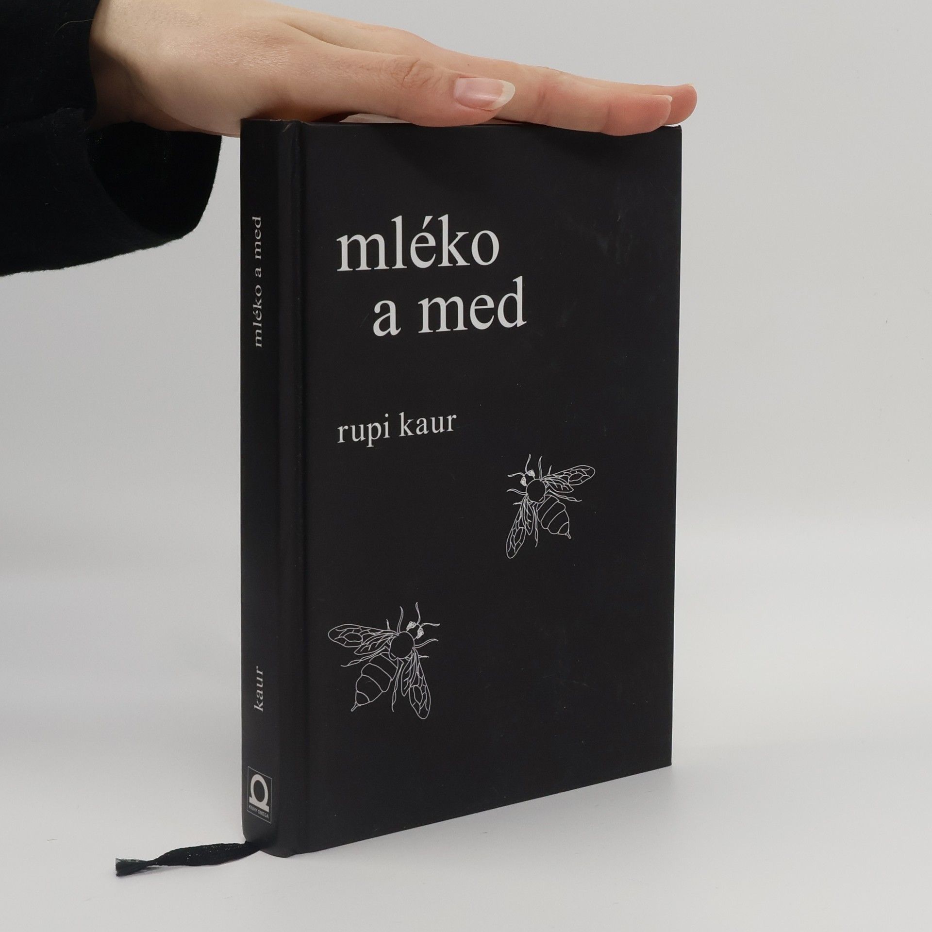 Rupi Kaur Mléko a med