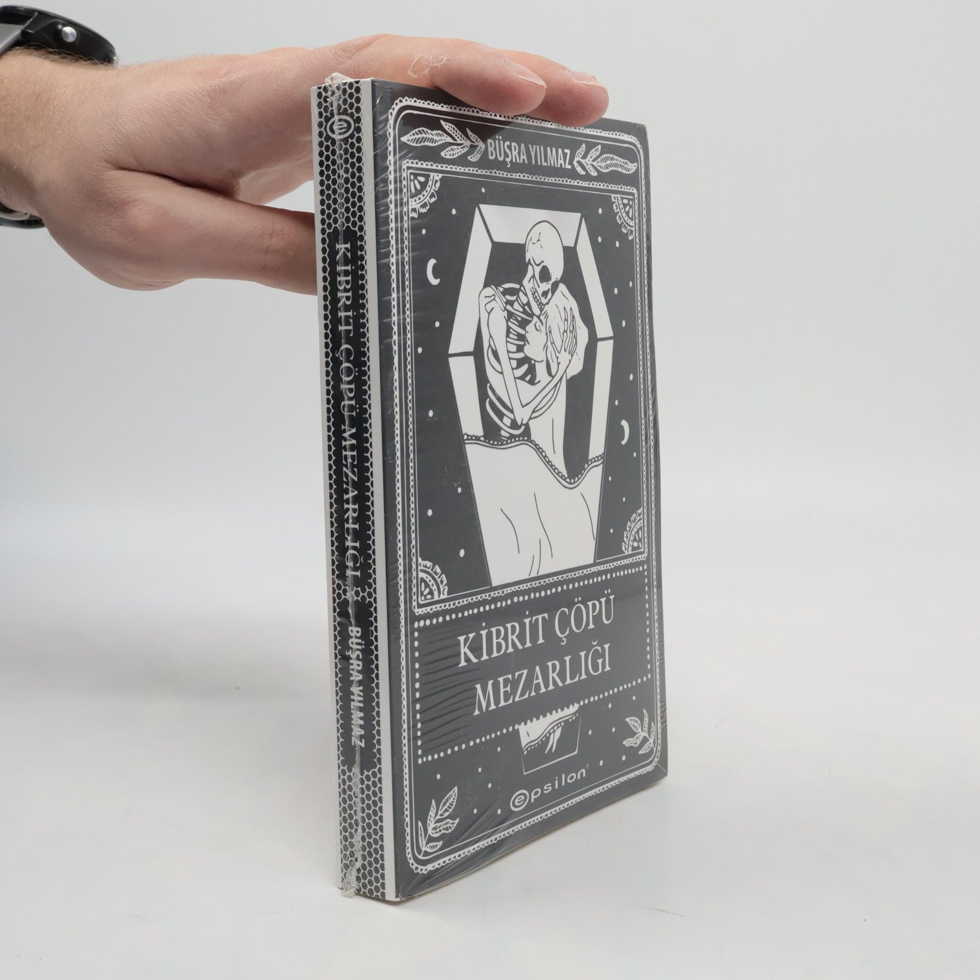 Büsra Yilmaz Kibrit Cöpü Mezarligi