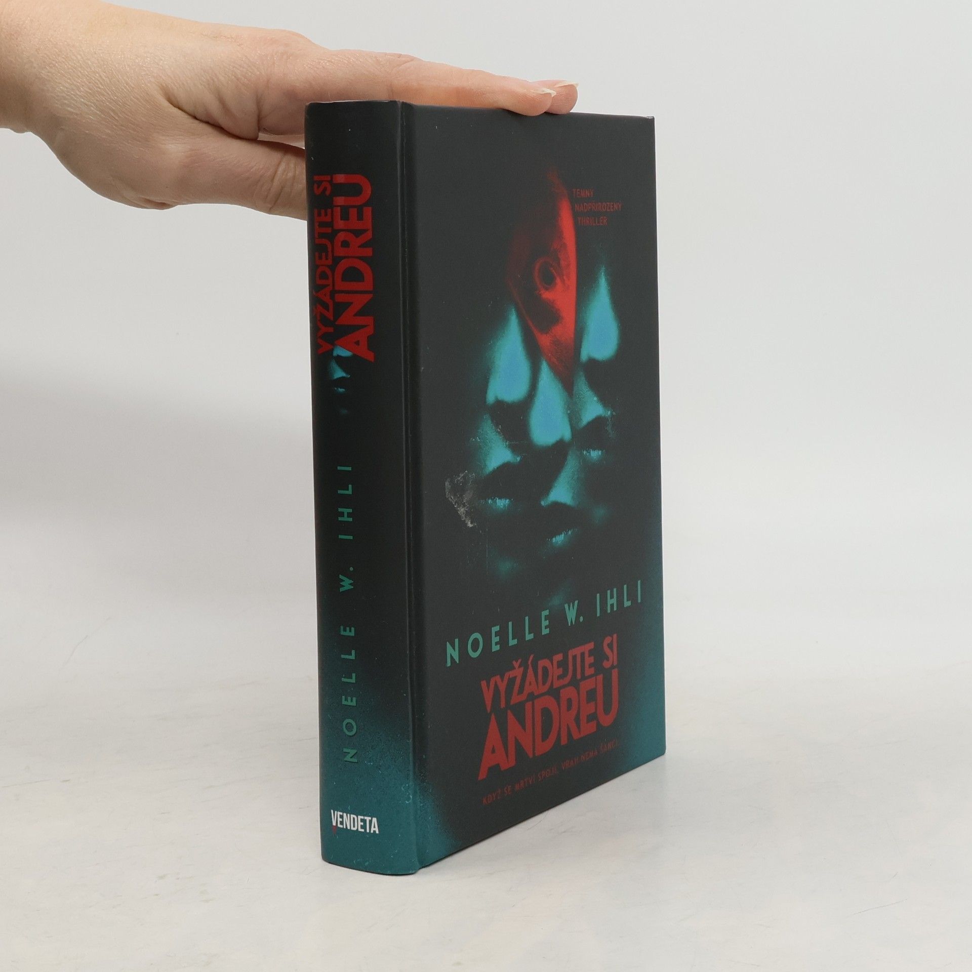 Noelle W. Ihli Vyžádejte si Andreu