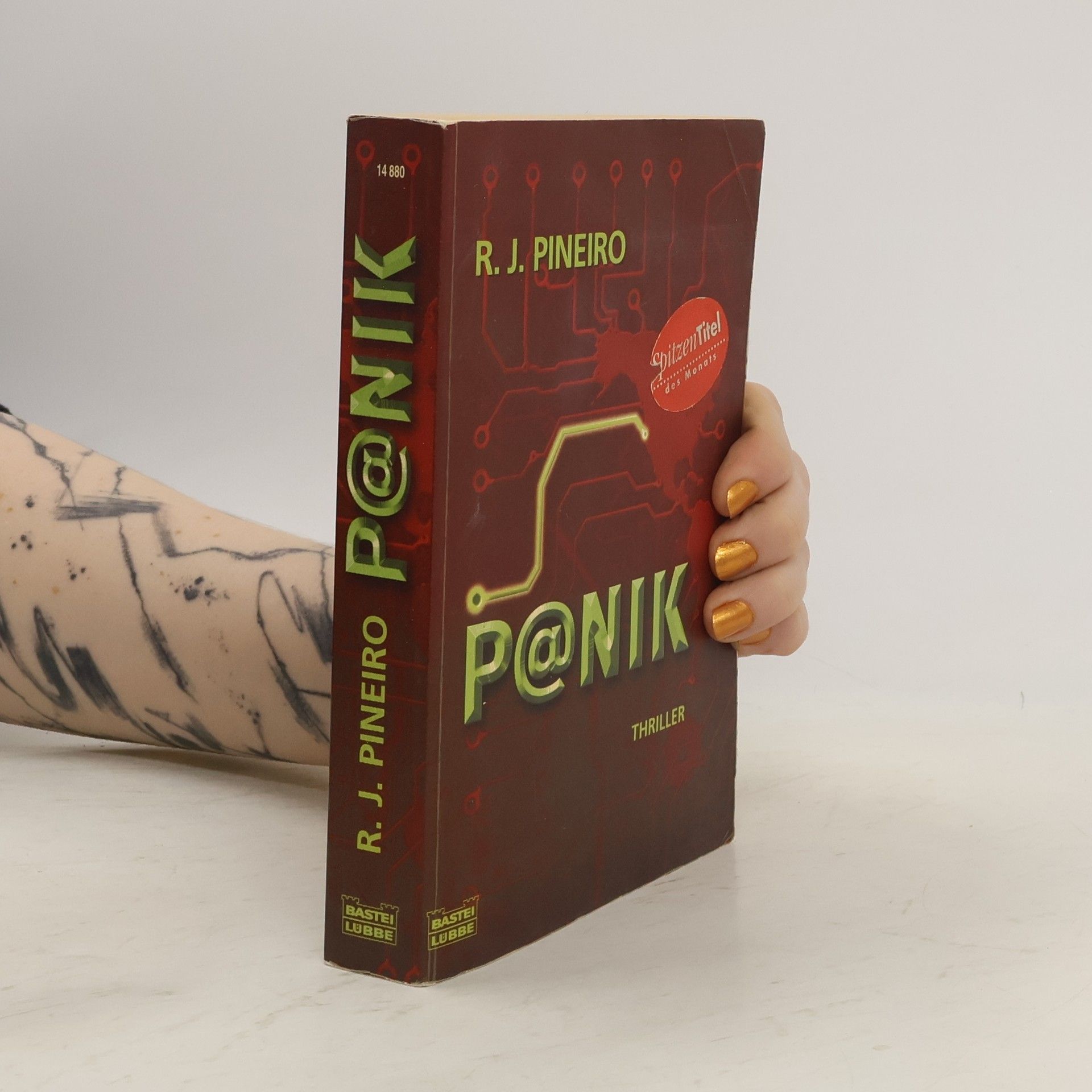 R. J. Pineiro Panik