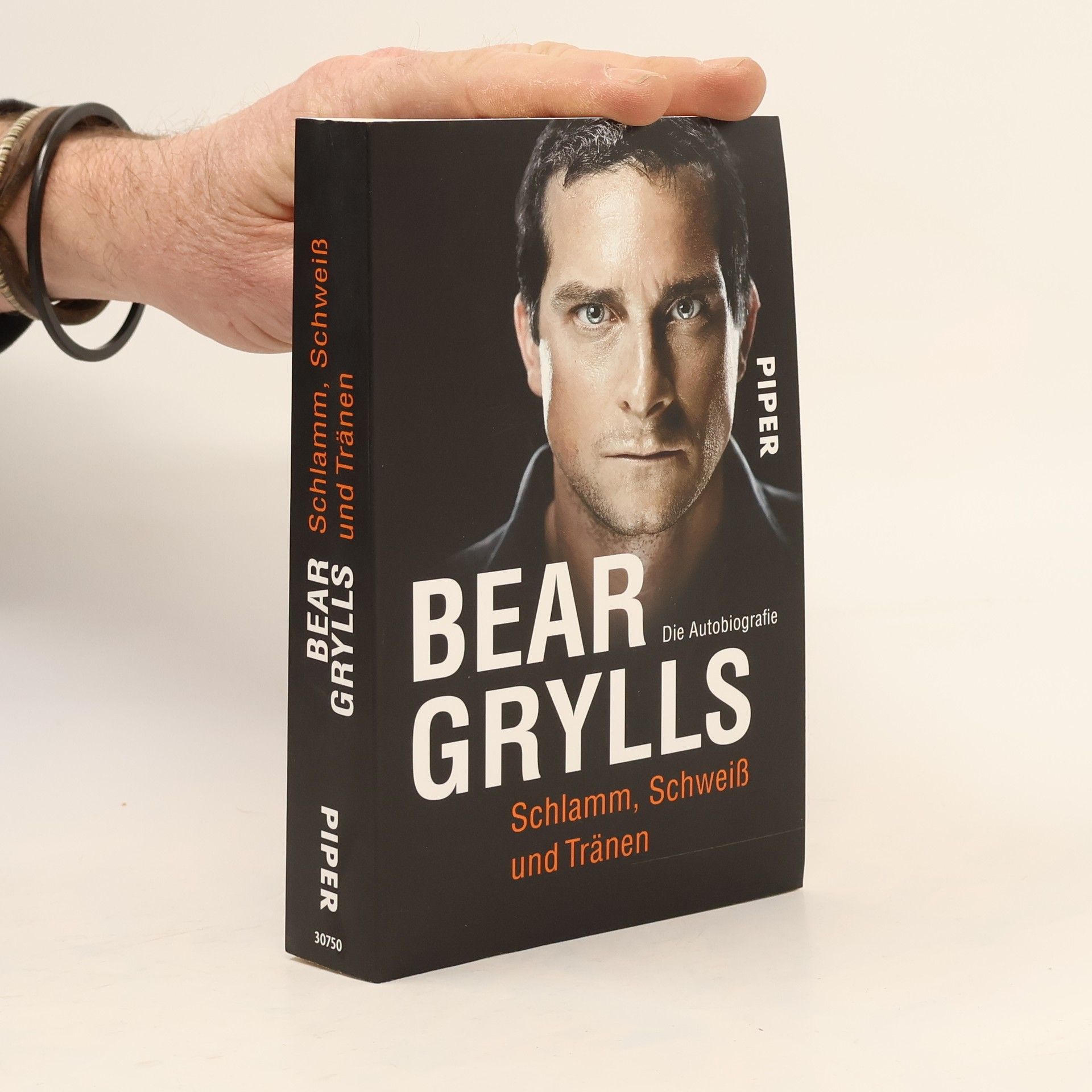 Bear Grylls Schlamm, Schweiß und Tränen
