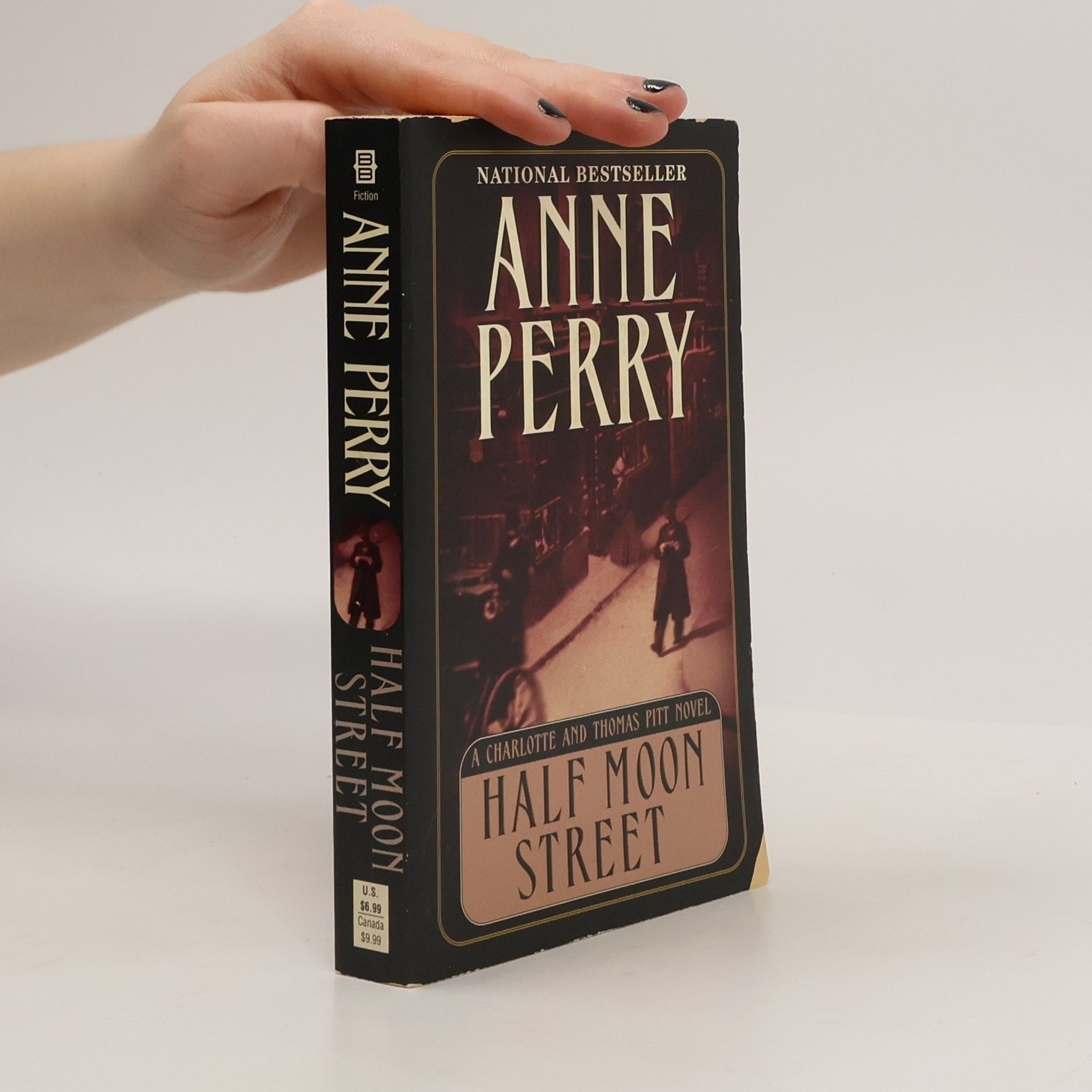 Anne Perry A Charlotte and Thomas Pitt Novel: Half Moon Street