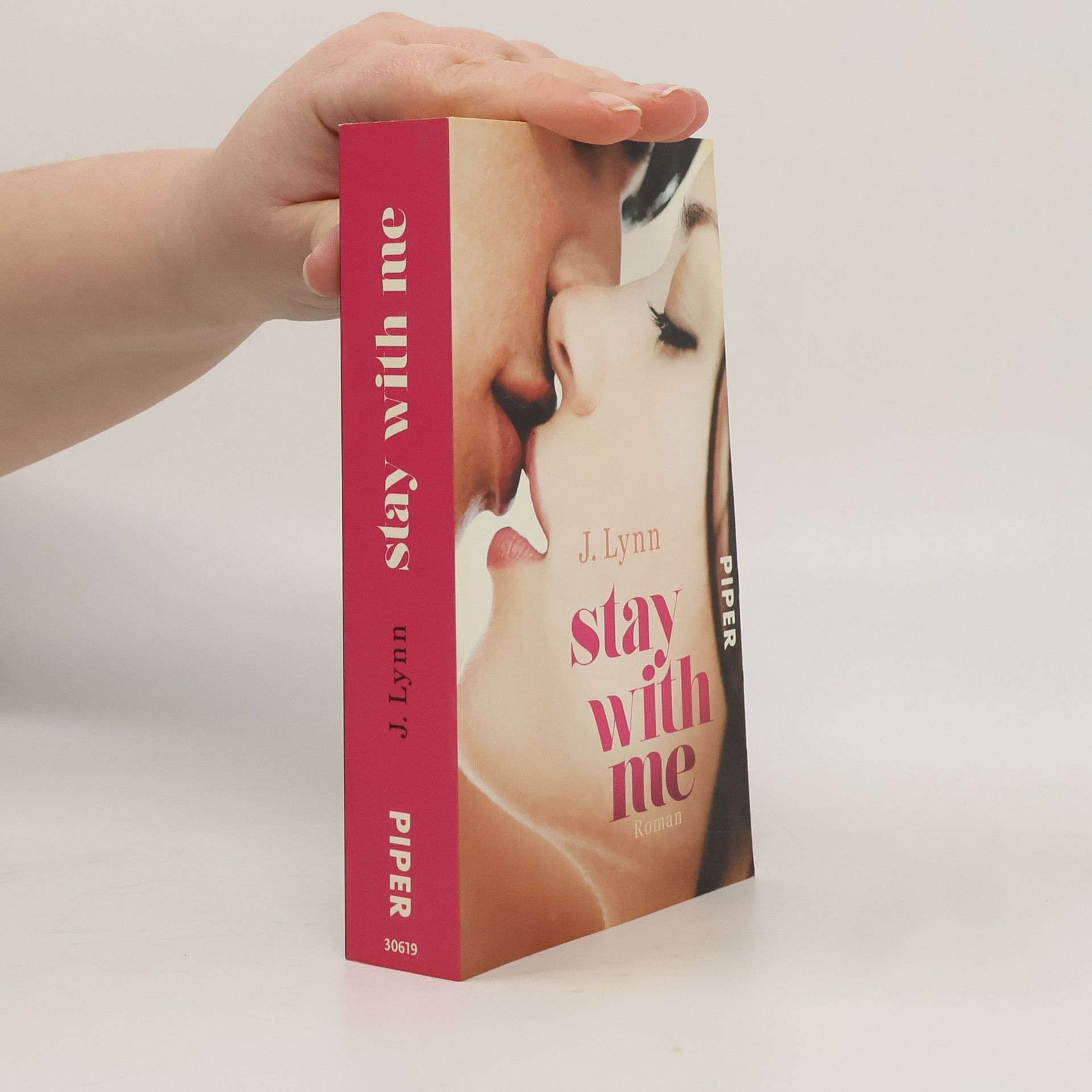 Jennifer Armentrout Stay with me