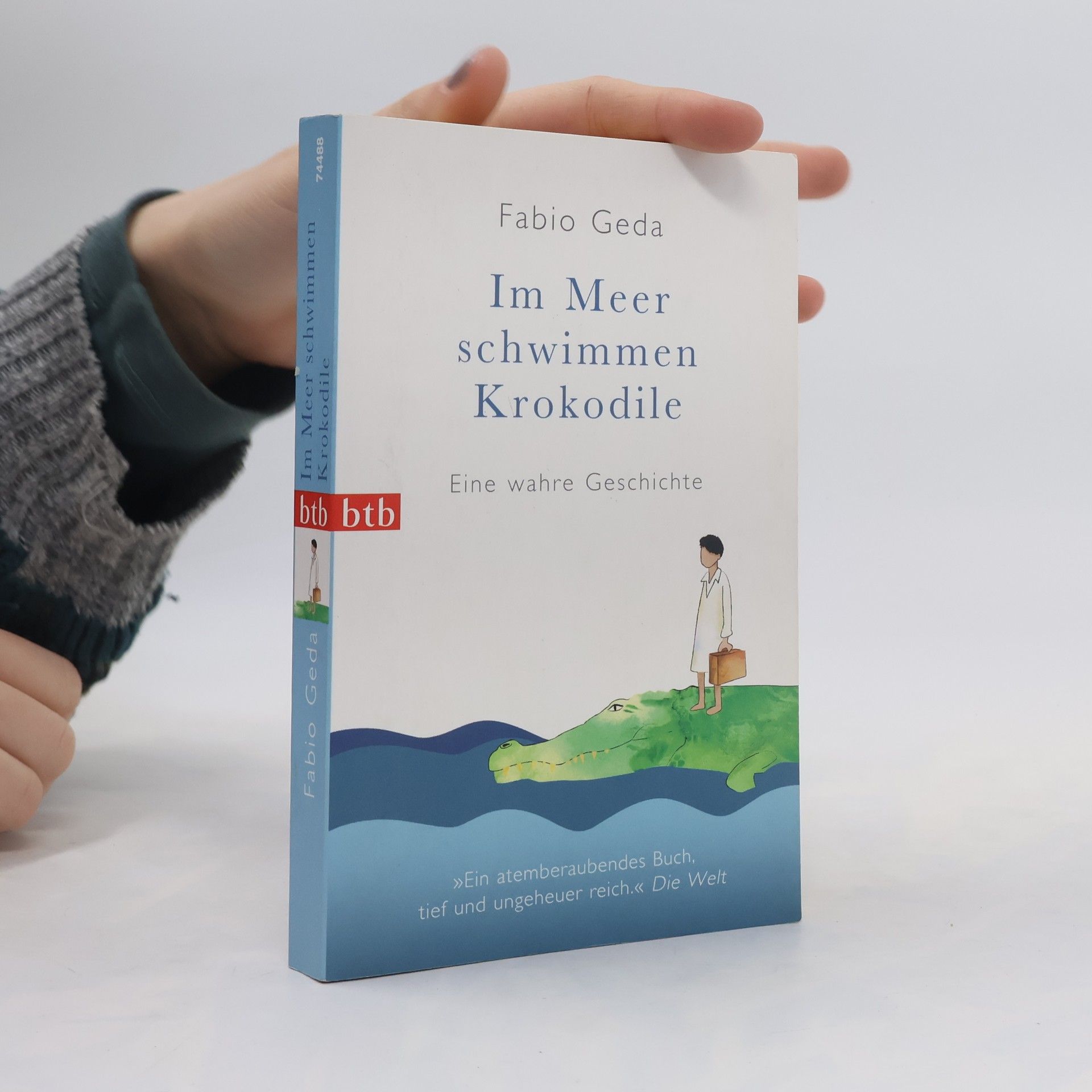 Im Meer schwimmen Krokodile