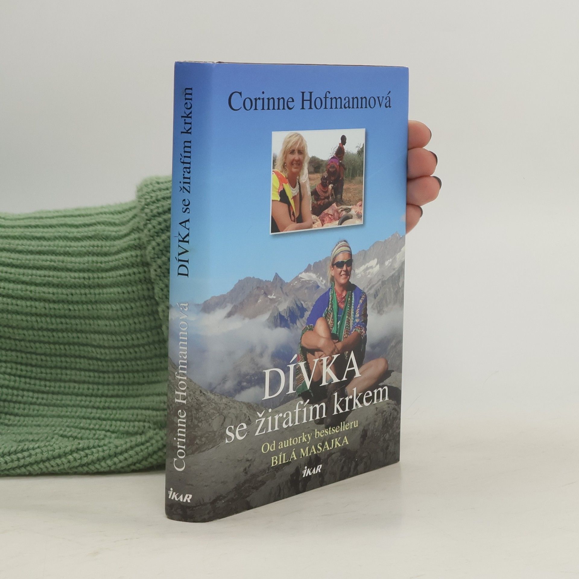 Zuzana Schneiderová Dívka se žirafím krkem