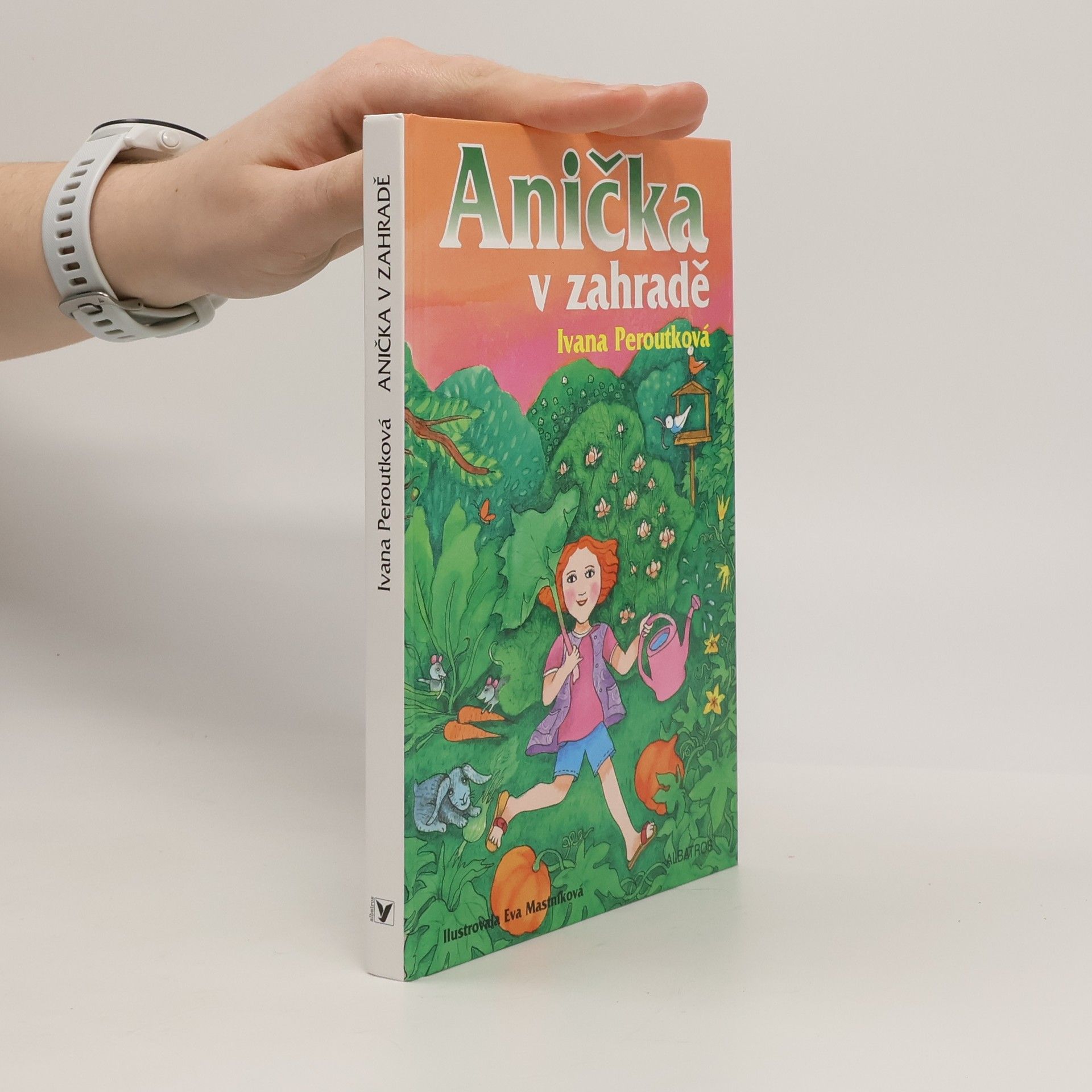 Ivana Peroutková Anička v zahradě