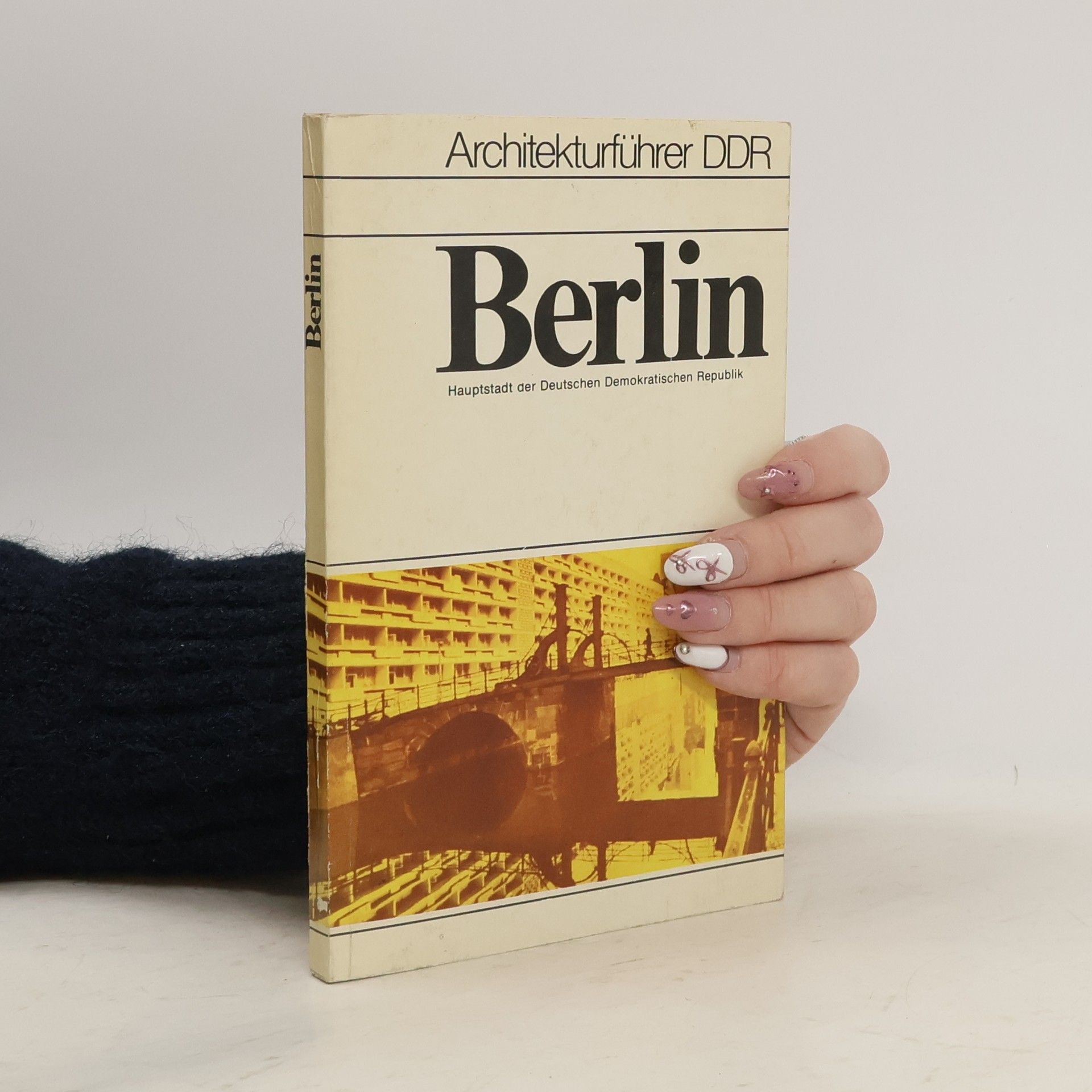 Auteurscollectief Architekturführer DDR