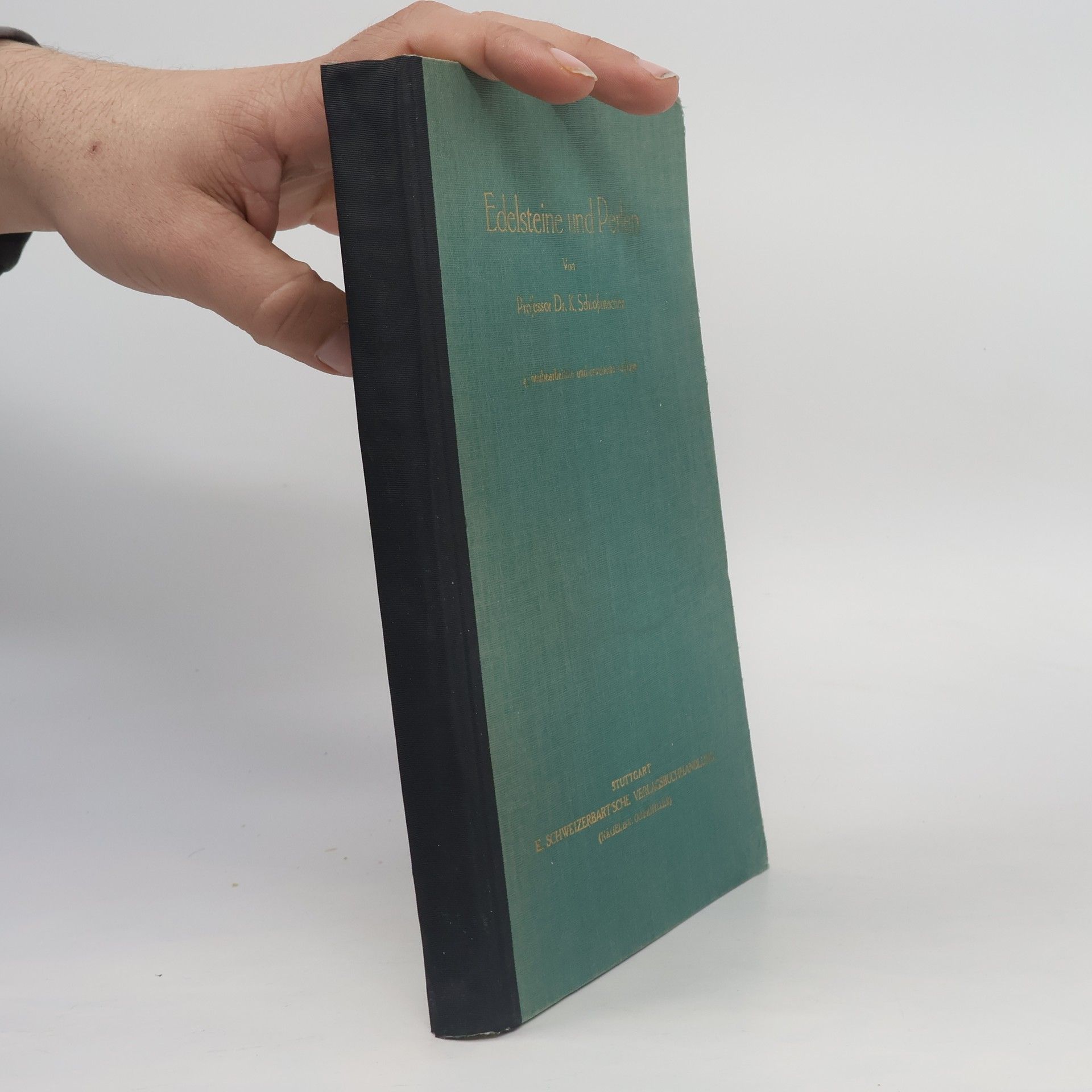 Edelsteine und Perlen