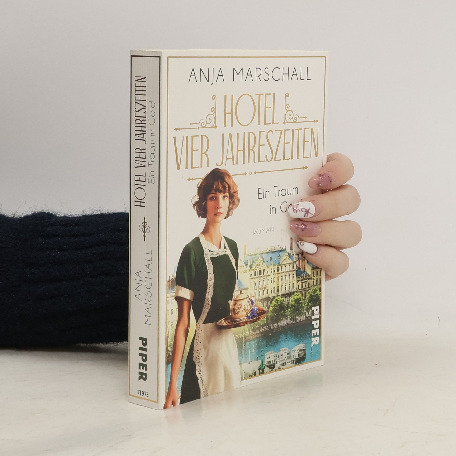 Anja Marschall Hotel Vier Jahreszeiten - Ein Traum in Gold